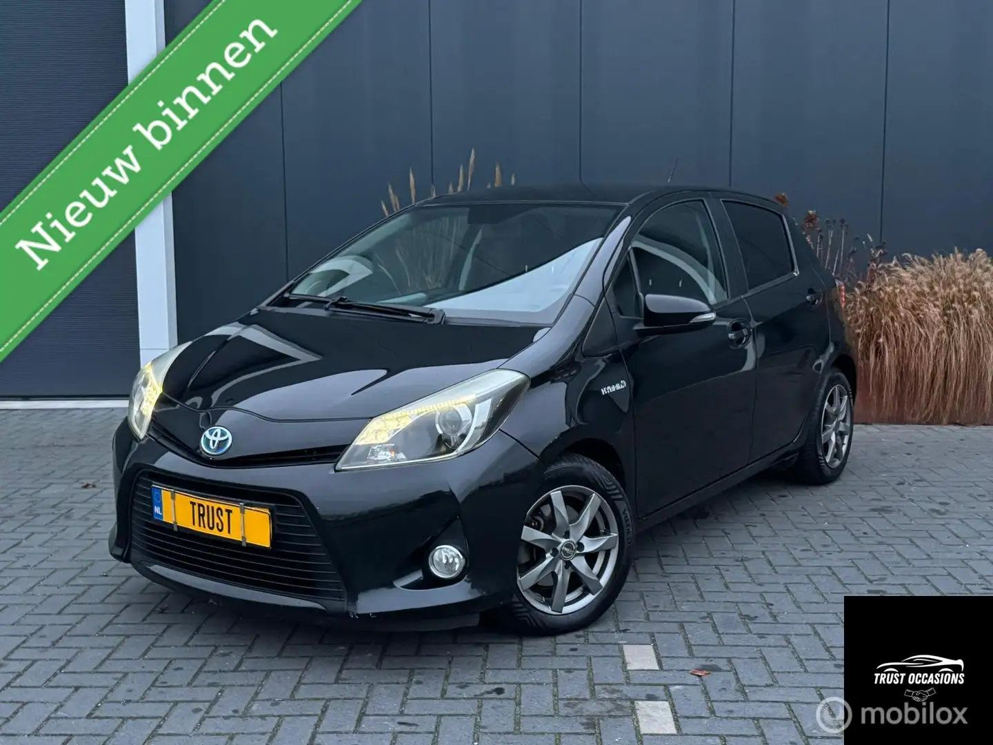 Toyota Yaris 1.5 Full Hybrid NAP DEALERONDR EERSTE EIGENAAR Noir - 1