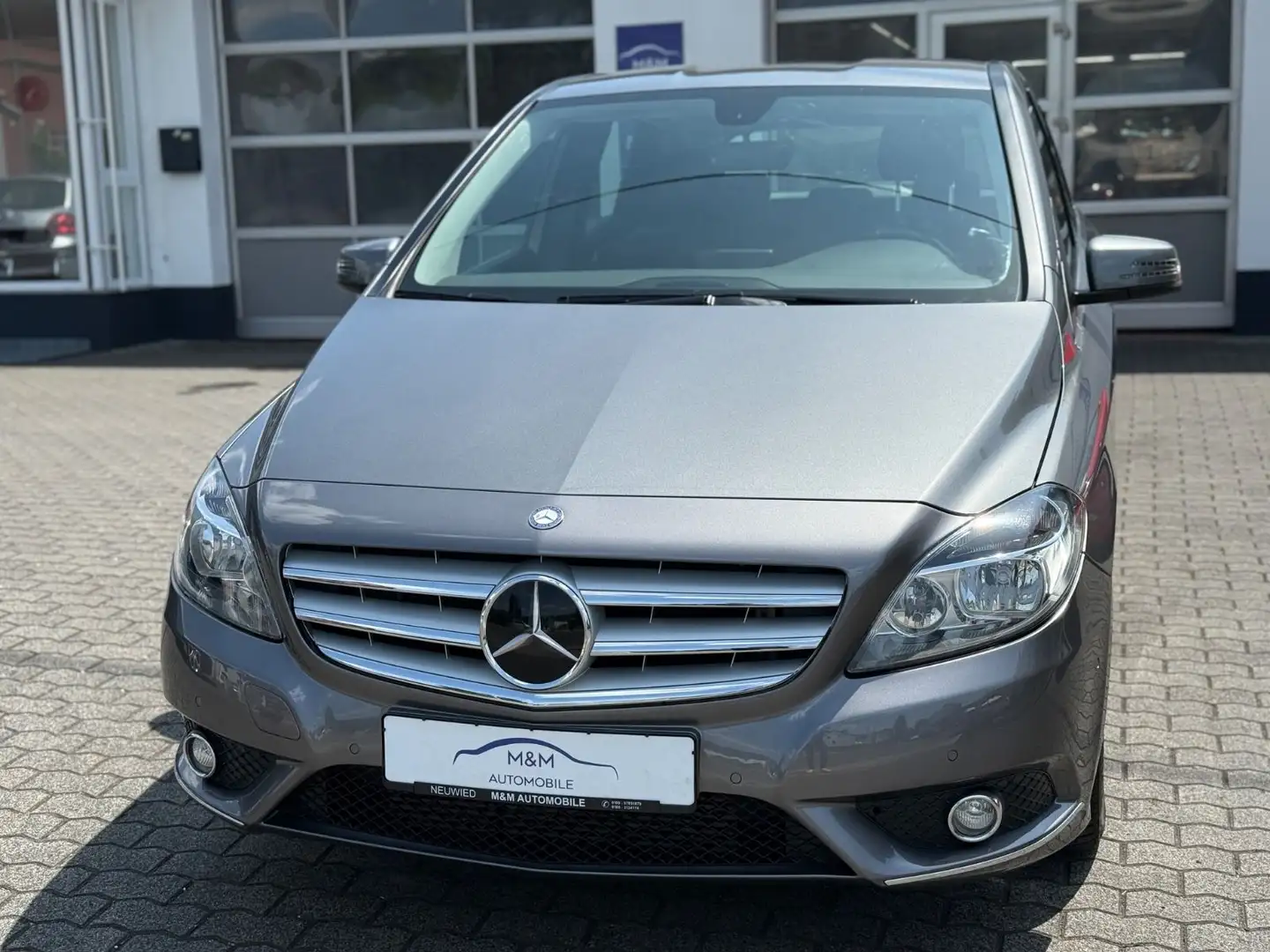 Mercedes-Benz B 180 CDI *Automatik/Navi/PDC/Tempomat/Memory-S* Grau - 2