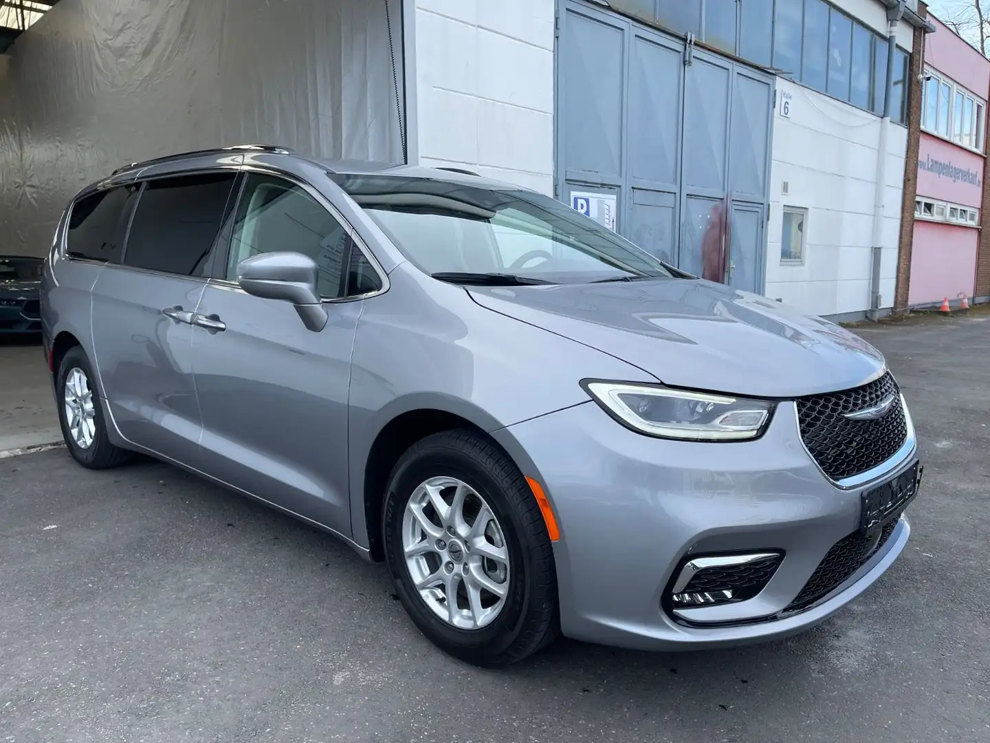 Chrysler Pacifica 3,6 Touring L 7 Sitze Carplay Leder Grau - 1