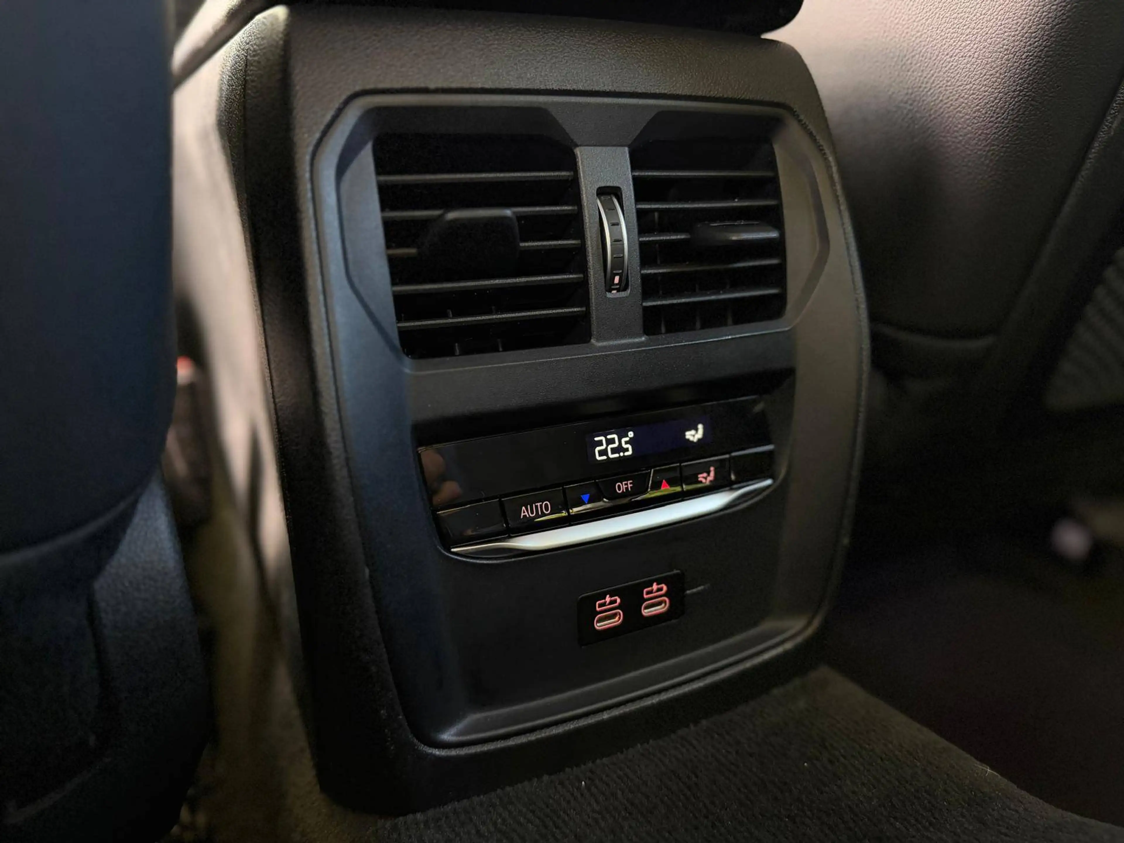 BMW 318 318iA + Full entretien 100% BMW + Sportline + Garantie 12 mois + Etat impeccable — photo 18