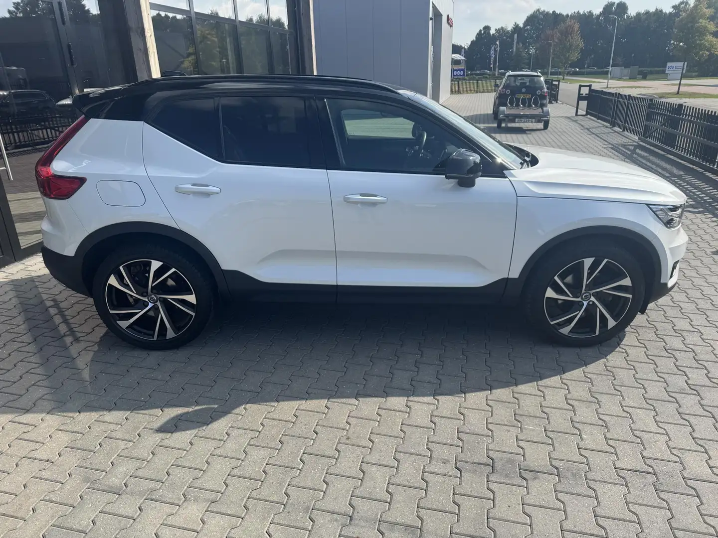 Volvo XC40 2.0 T4 AWD R-Design LED|ACC|cam|h&K sound Wit - 2