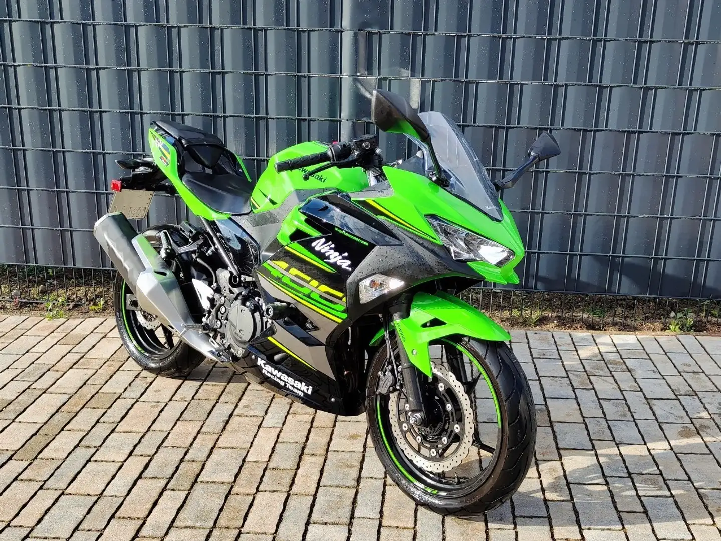 Kawasaki Ninja 400 zelena - 1