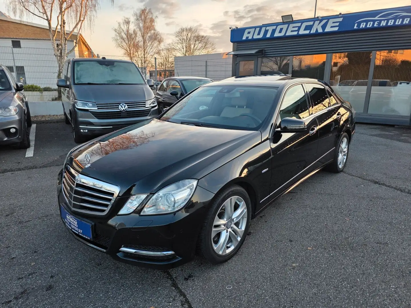 Mercedes-Benz E 350 CDI 4MATIC BlueEFFICIENCY AVANTG. Schwarz - 1