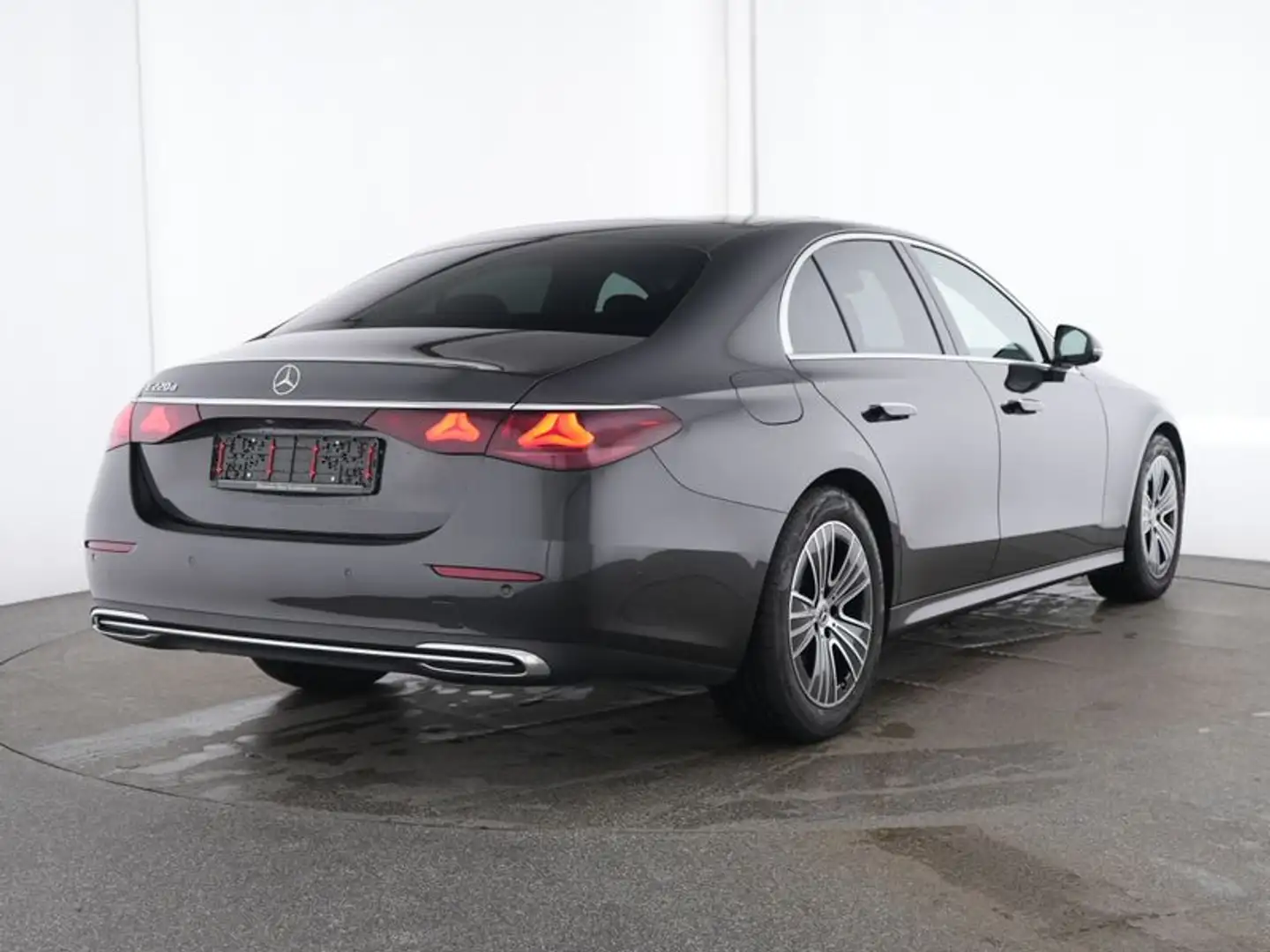 Mercedes-Benz E 220 d Avantgarde*Pano*Standhzg*DISTRONIC*KeyGo Grau - 2