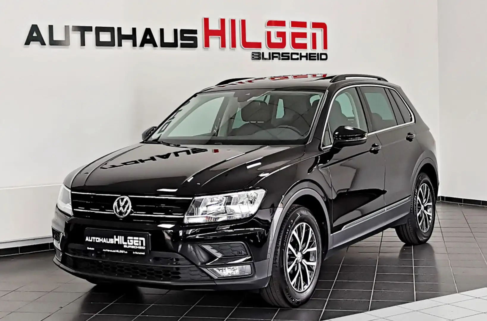 Volkswagen Tiguan Comfortline DSG*1.Hand*Pano*Navi*AHK*SHZ Schwarz - 1