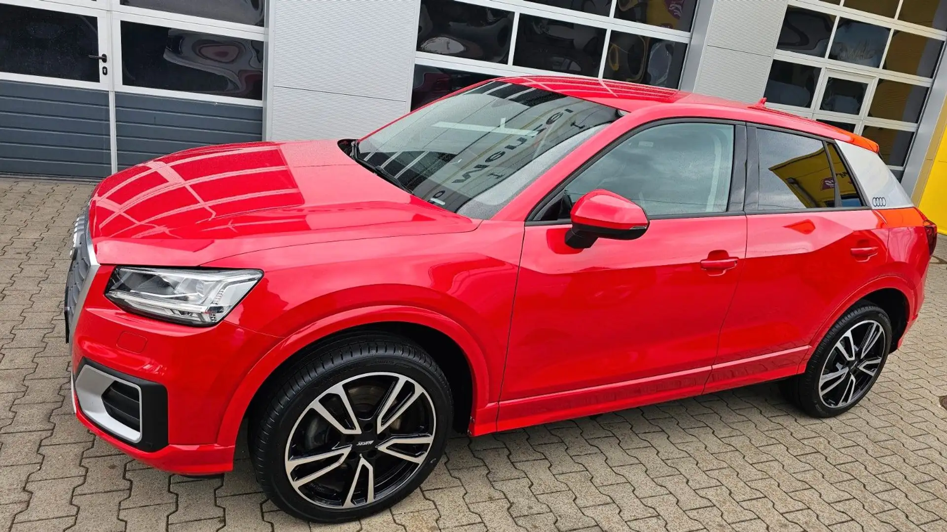 Audi Q2 sport ACC/Navi/PDC/Kamera/Assistenzp./18" Rosso - 1