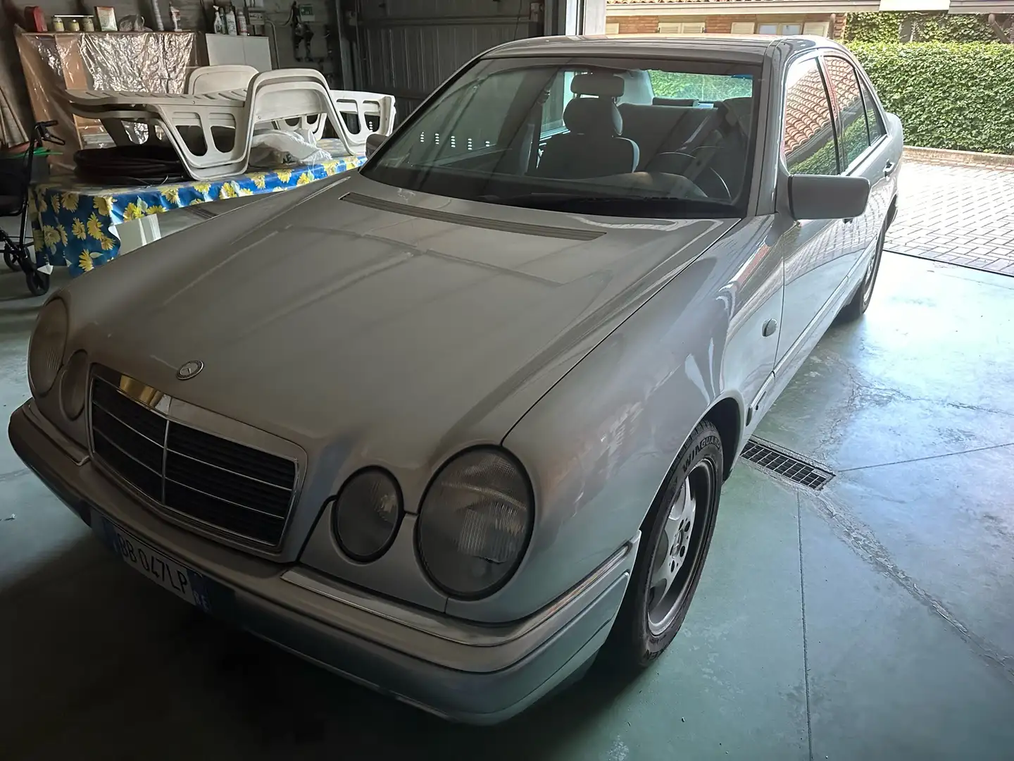 Mercedes-Benz E 200 k Elegance GPL Argento - 1