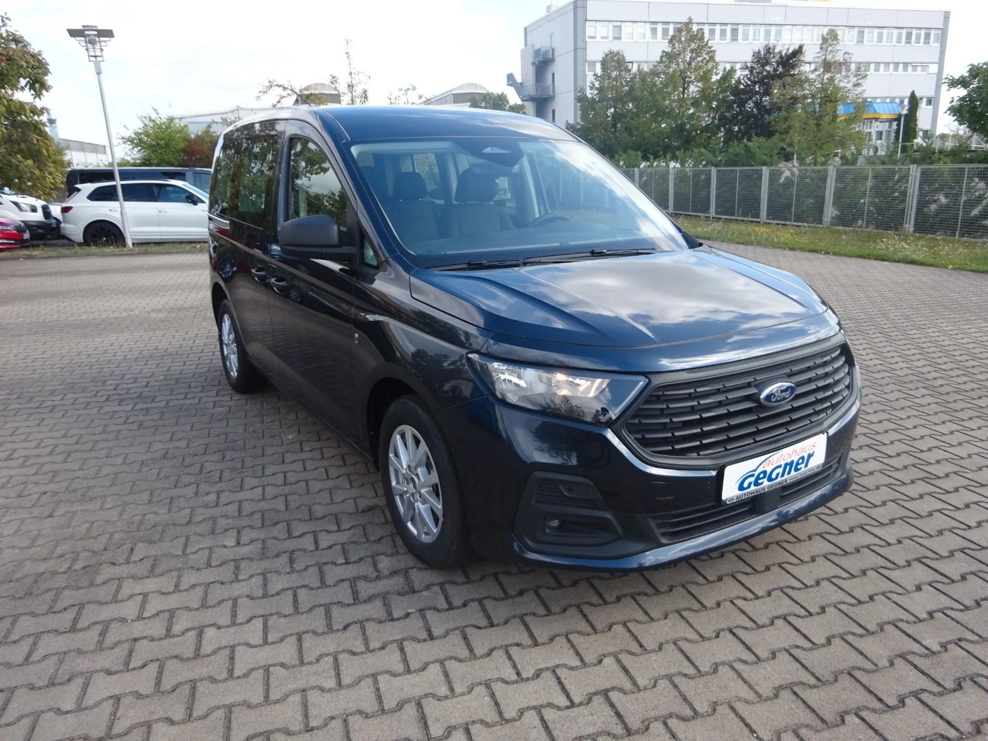 Ford Tourneo Connect L1 Trend SHZ LMF GRA Navi PDC — photo 7