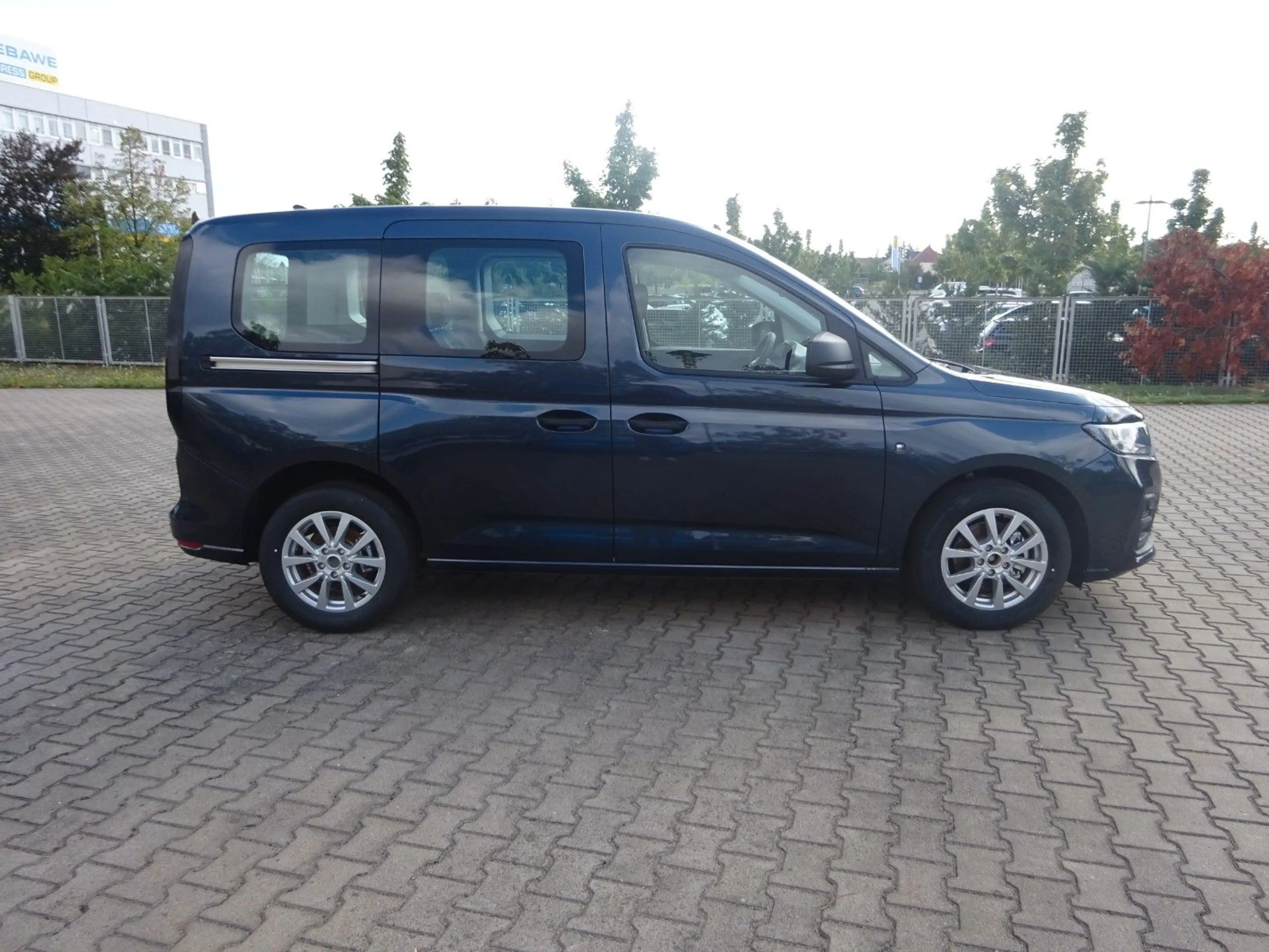 Ford Tourneo Connect L1 Trend SHZ LMF GRA Navi PDC — photo 6