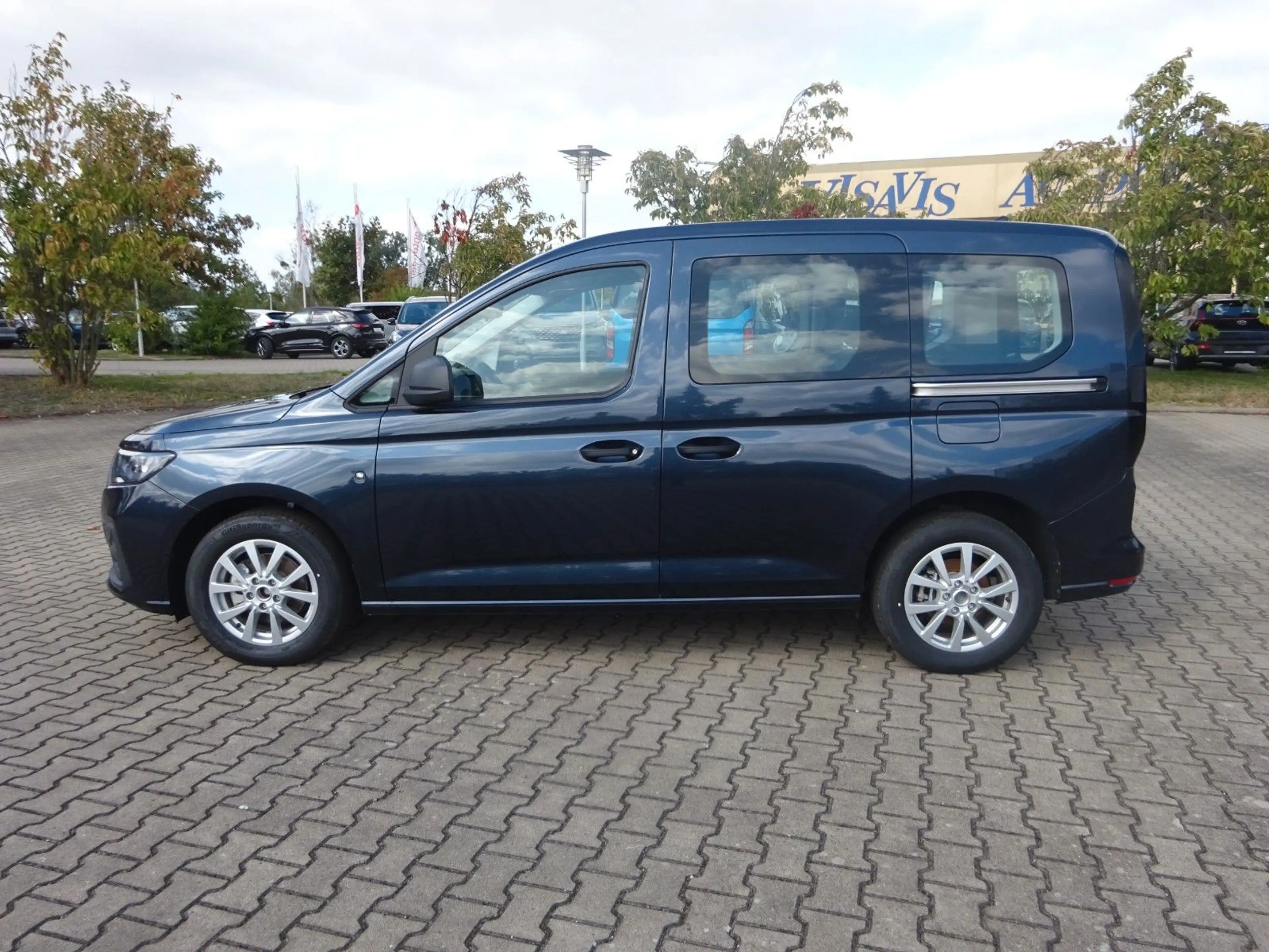 Ford Tourneo Connect L1 Trend SHZ LMF GRA Navi PDC — photo 3