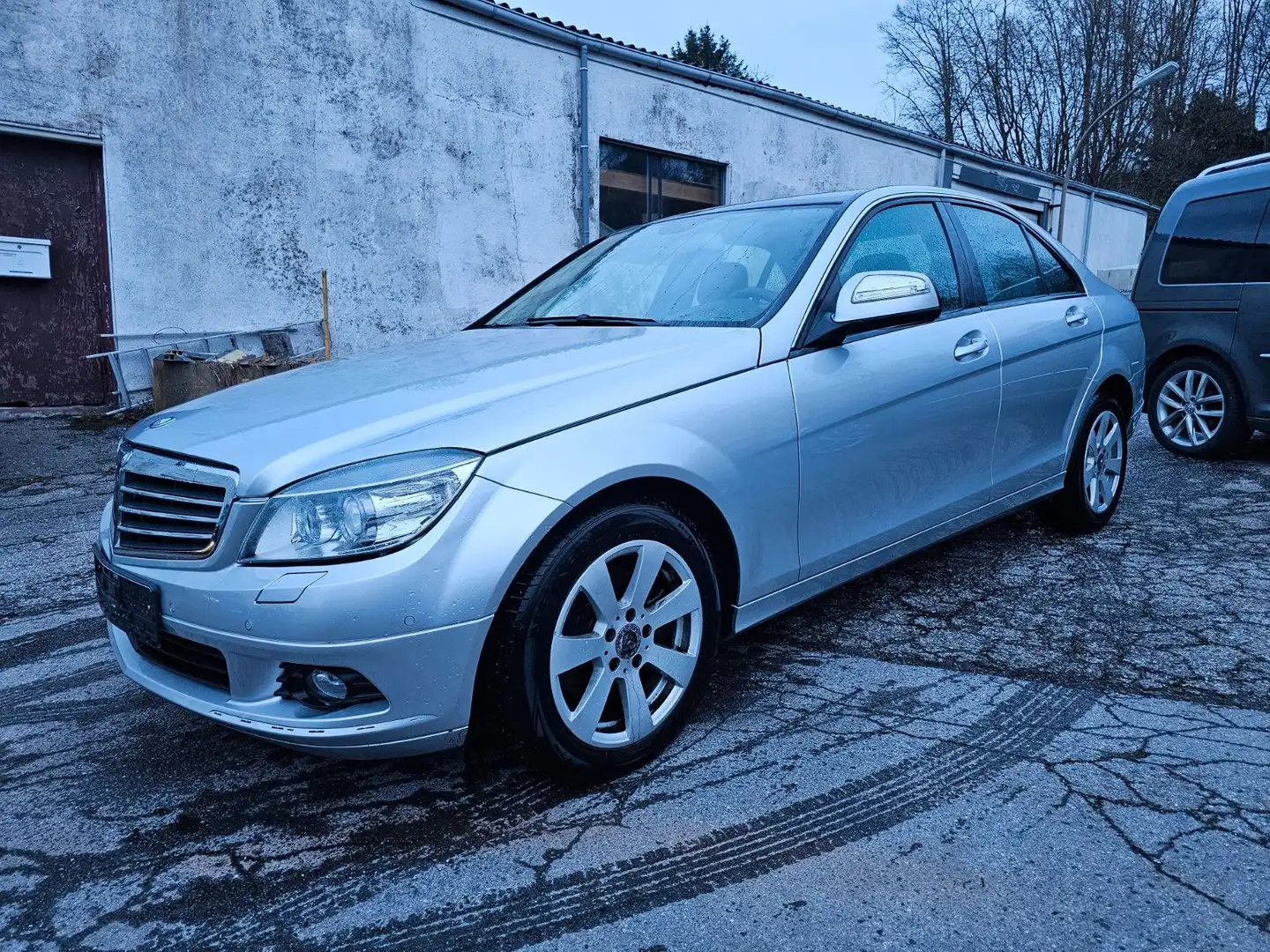 Mercedes-Benz C 280 C -Klasse 280 MOTORSCHADEN Limousine Xenon PDC Stříbrná - 1