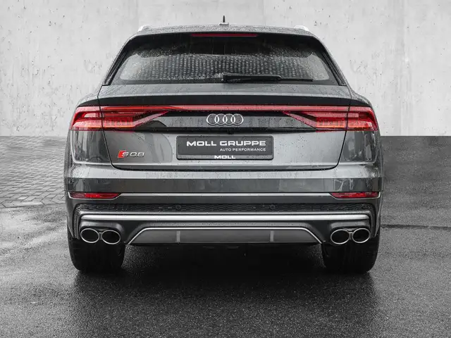 Audi SQ8 view 6