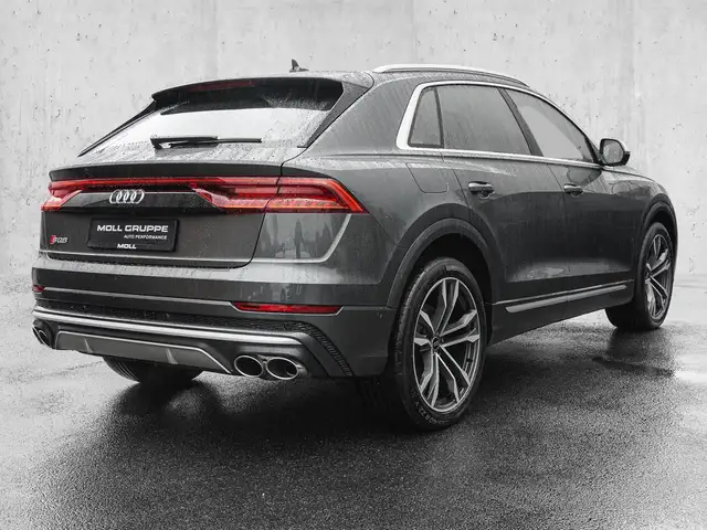 Audi SQ8 view 4
