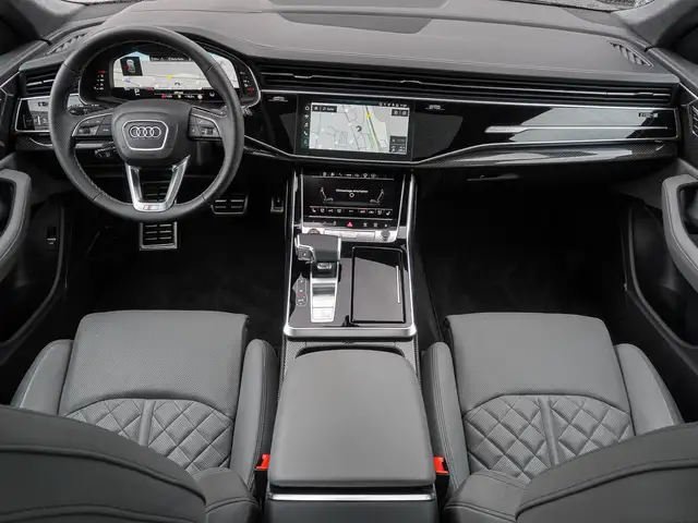 Audi SQ8 view 11