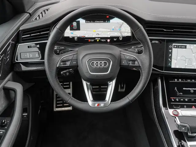 Audi SQ8 view 12