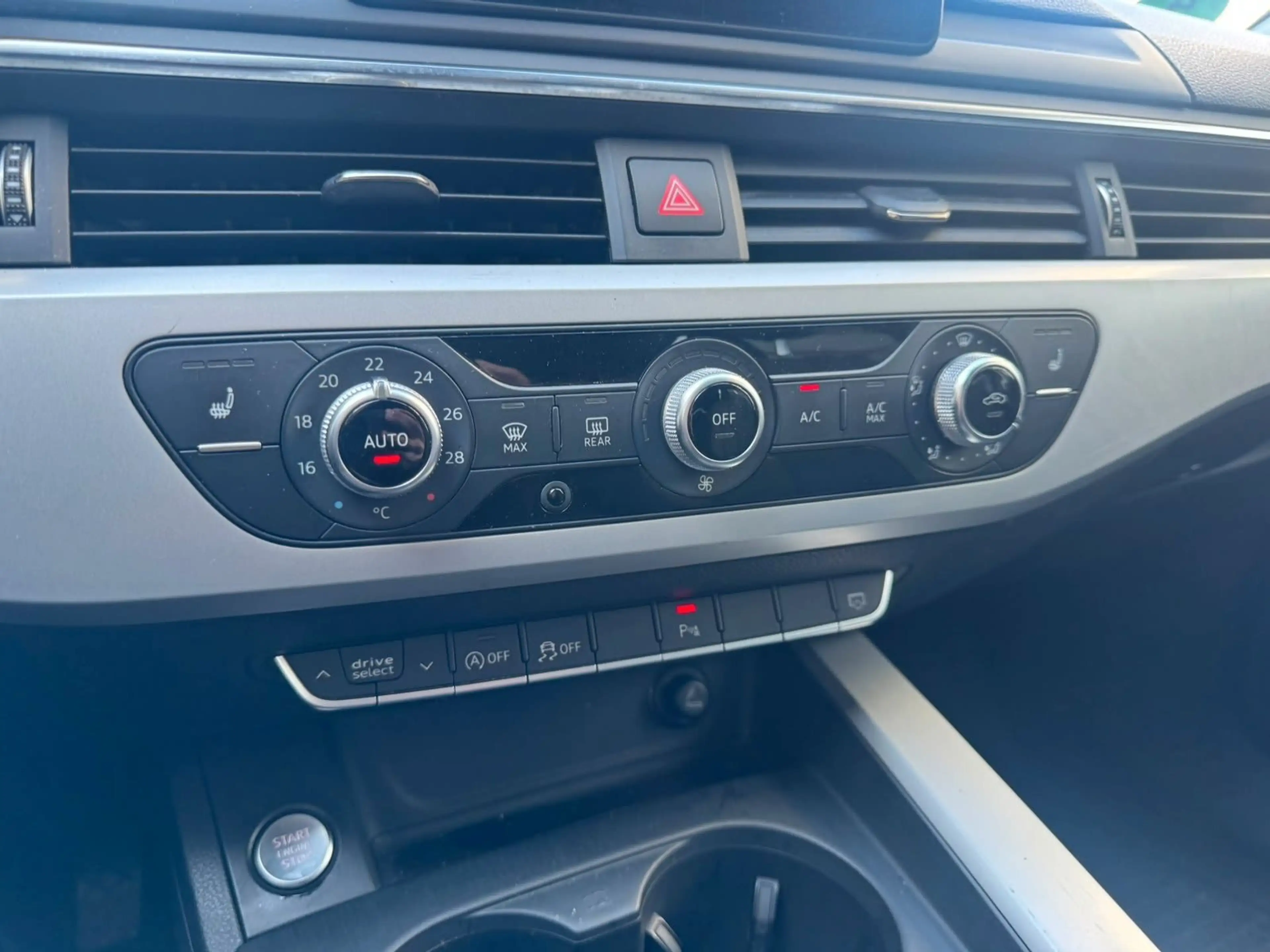 Audi A4 Avant 2.0TDI quattro Stronic 8FACH ACC BI-XEN — photo 13