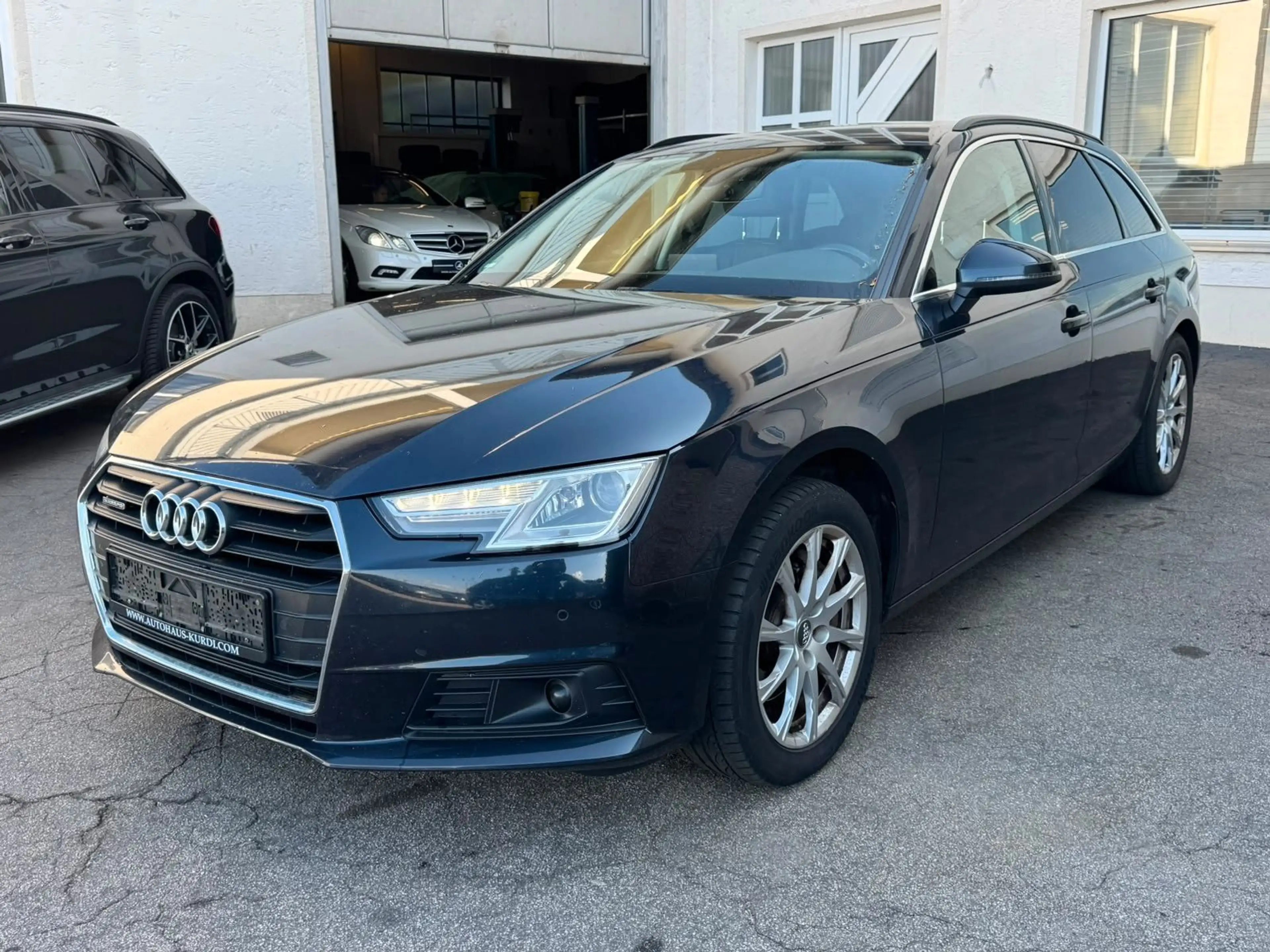 Audi A4 Avant 2.0TDI quattro Stronic 8FACH ACC BI-XEN