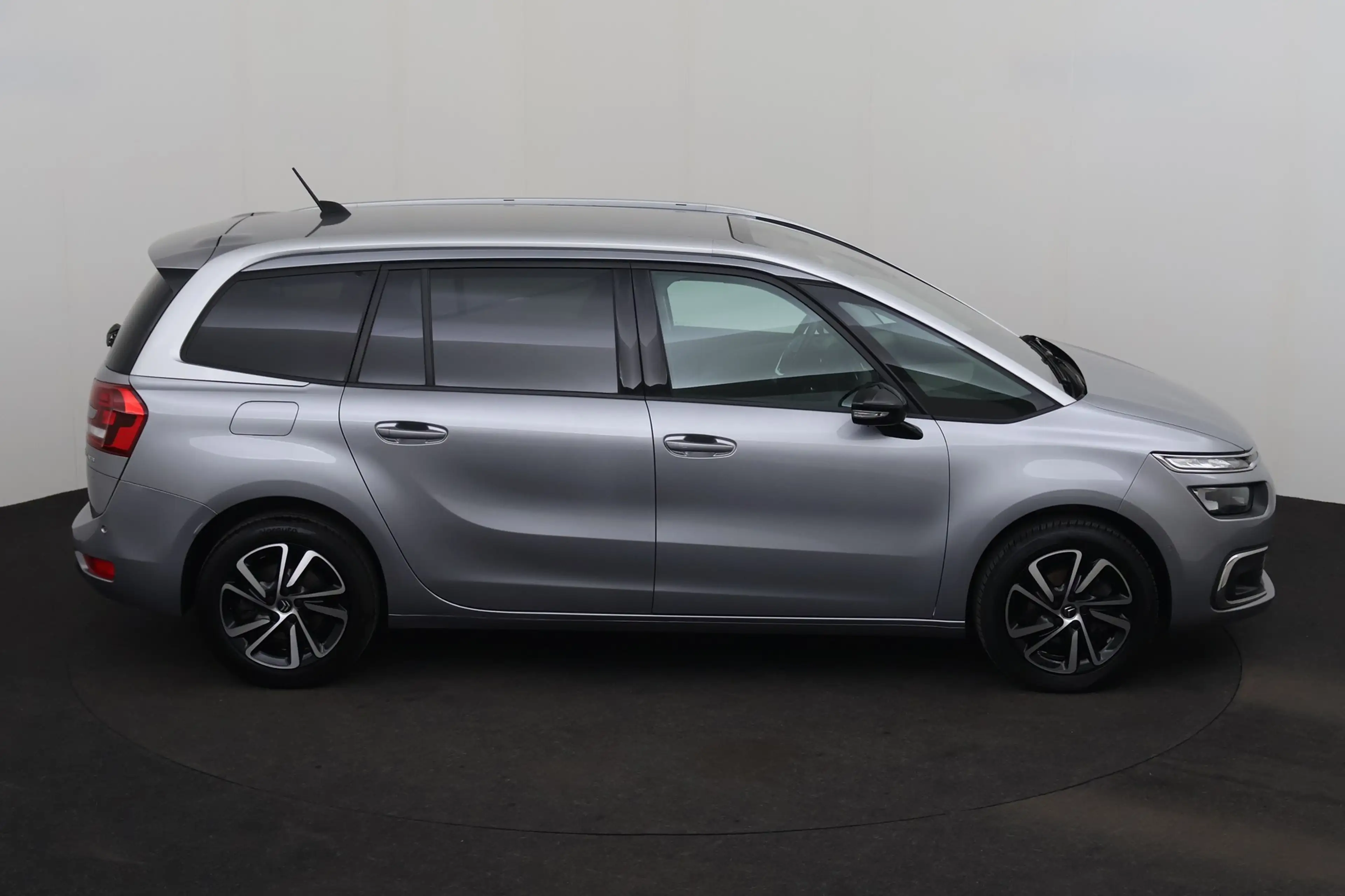 Citroen Spacetourer 1.5D + CARPLAY + GPS + CAMERA + PDC + CRUISE + AL — photo 5