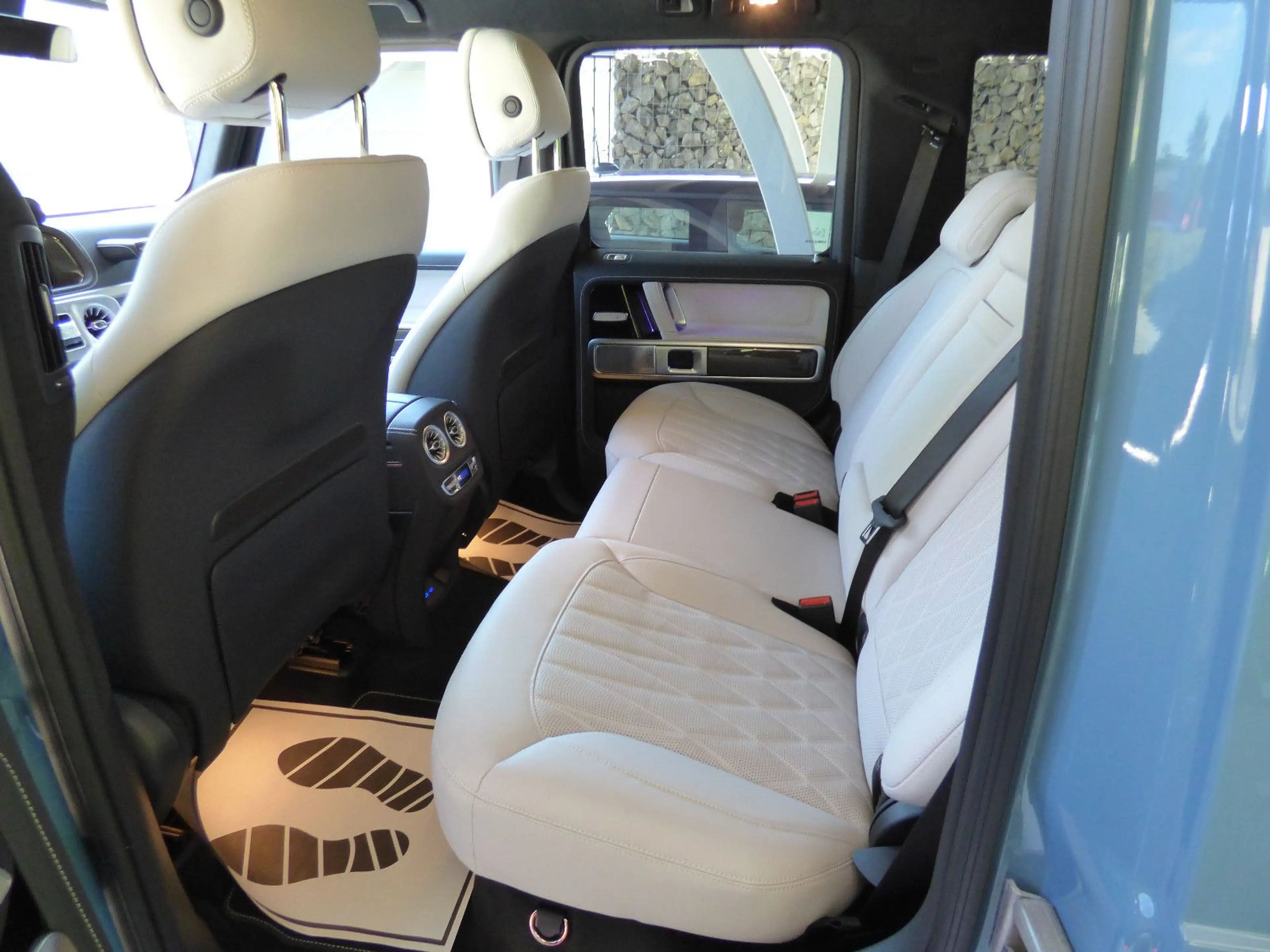 Mercedes-Benz G 63 AMG *FullCARBON*WärmePaket*Platinweiß* — photo 15