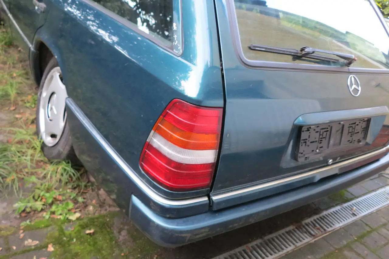 Mercedes-Benz E 220 T, foto 8