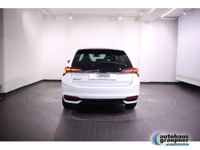 Skoda Scala 1.0 TSI Monte Carlo SHZ PANO MATRIX-LED — photo 3