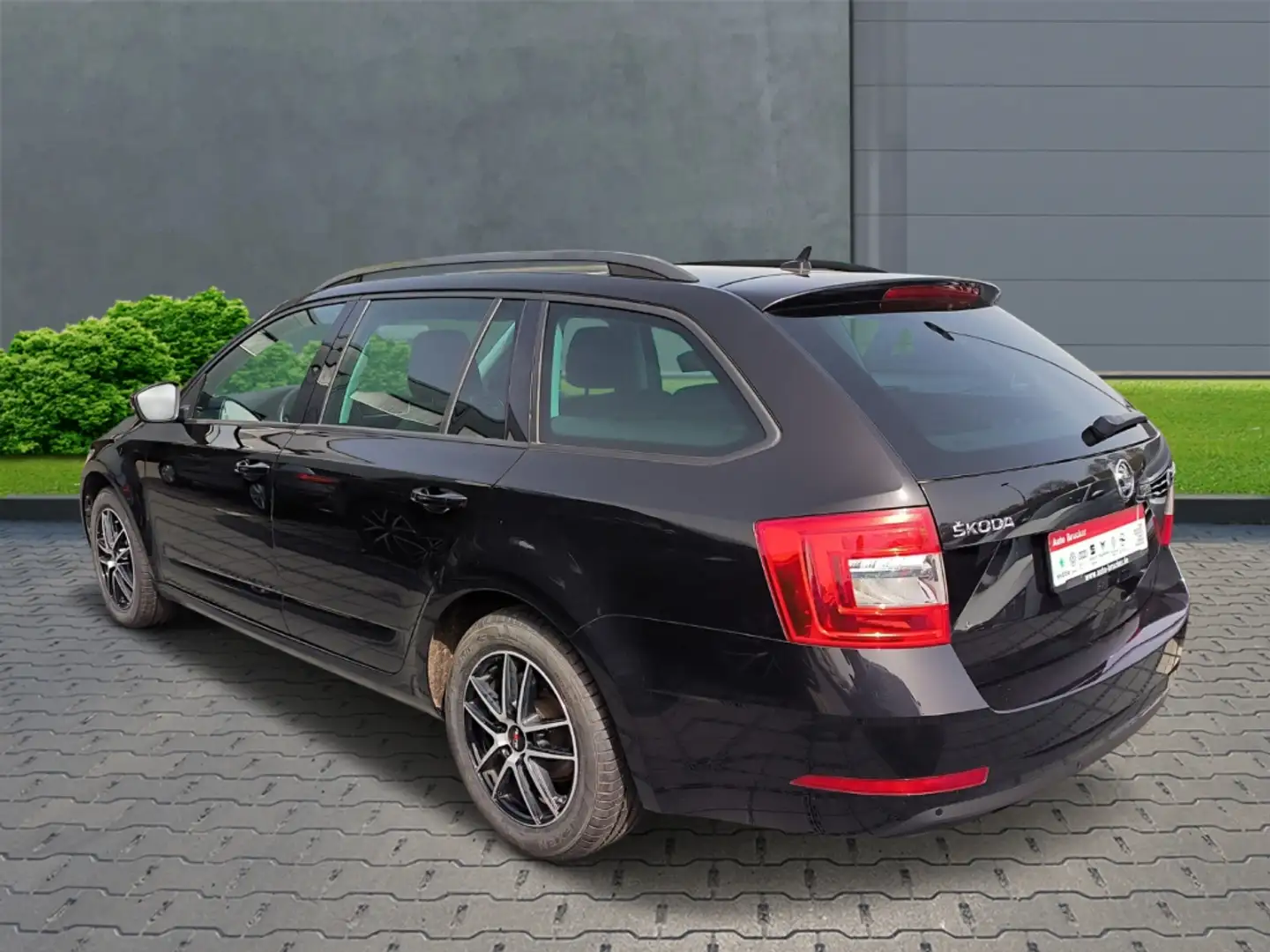 Skoda Octavia Combi Tour 1.5 TSI ACT+Alufelgen+Navi+Sitzheizung Schwarz - 2