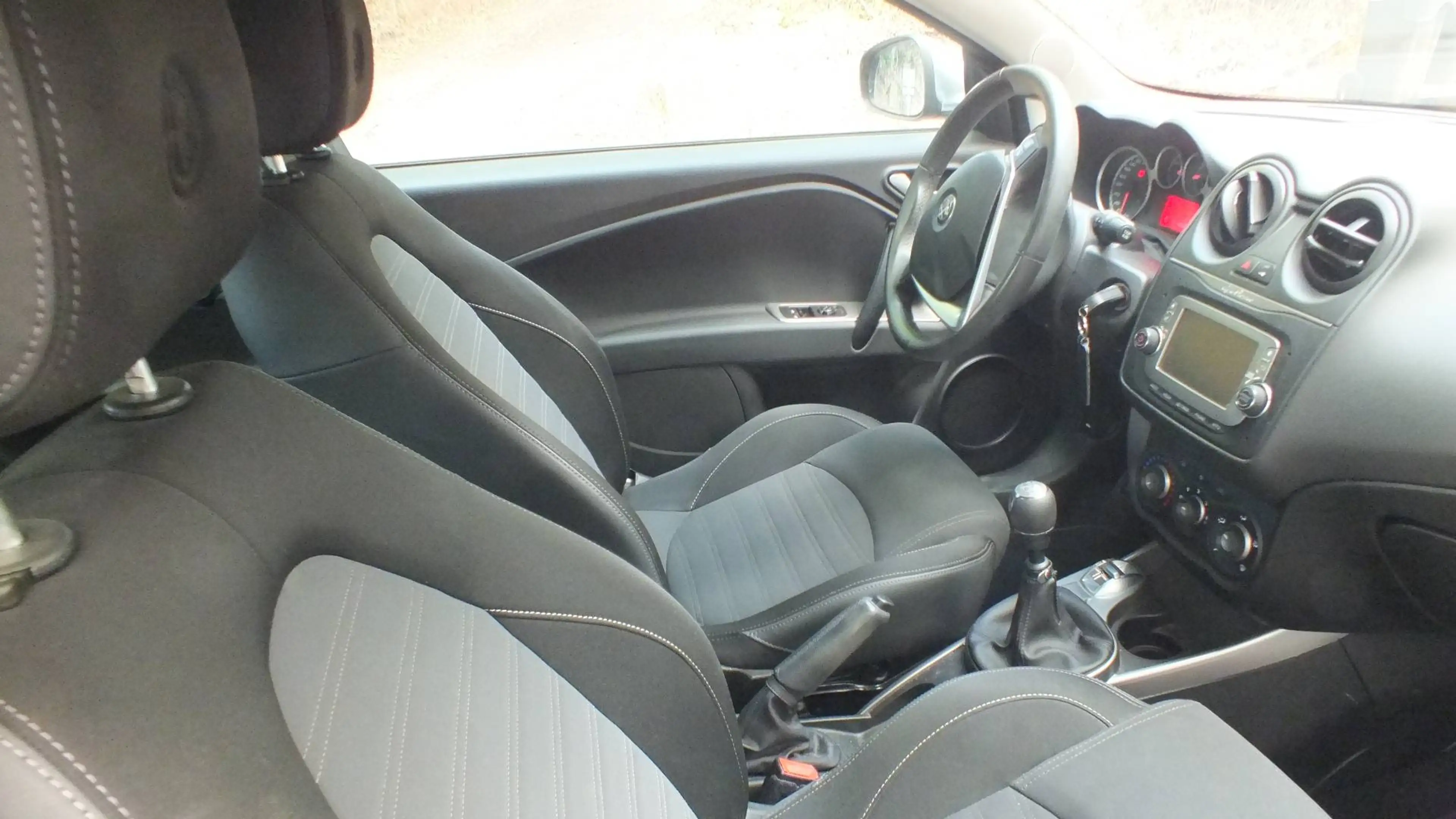 Alfa Romeo MiTo Mito 0.9 8V Turbo Twinair Super — photo 7