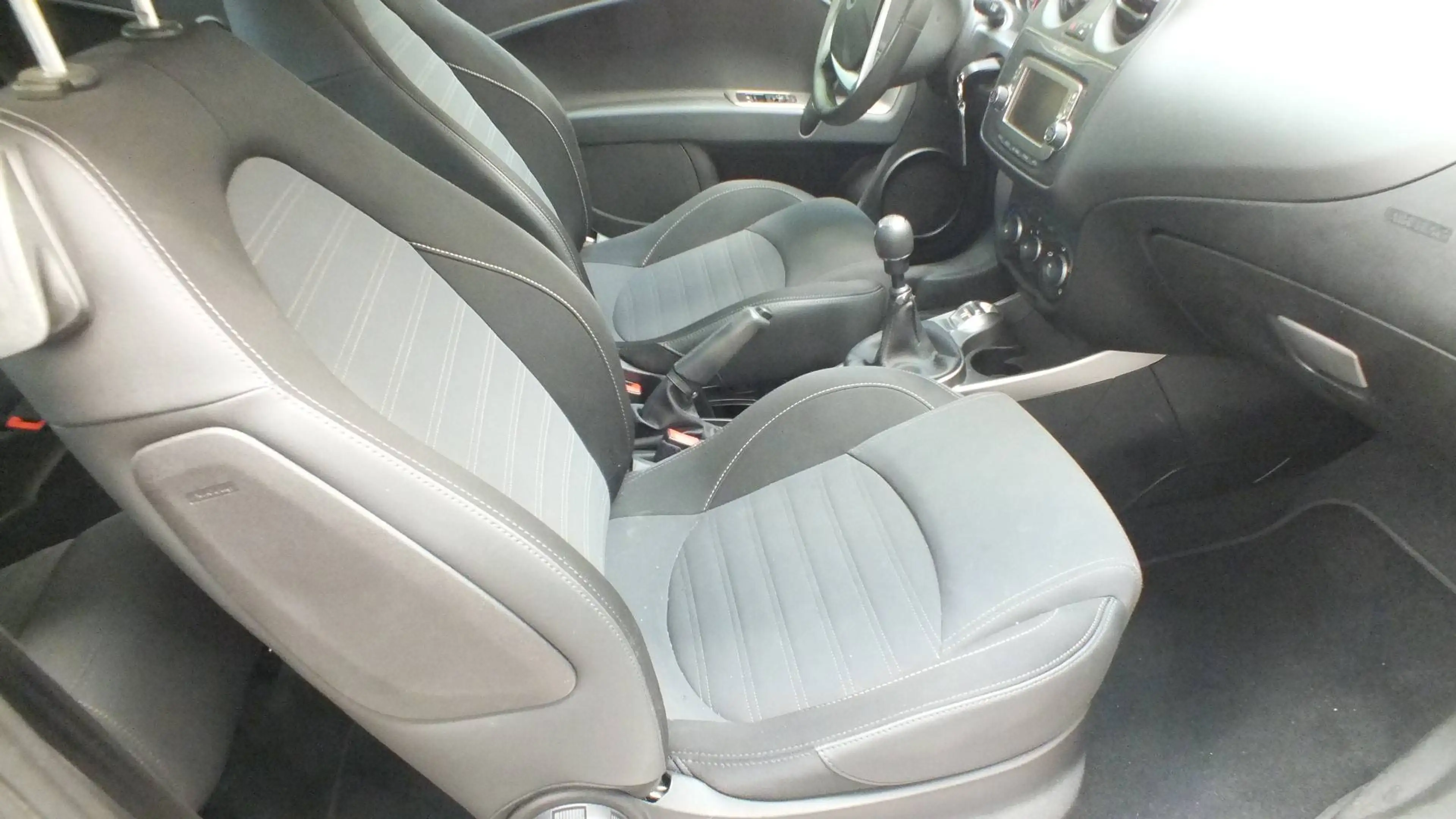 Alfa Romeo MiTo Mito 0.9 8V Turbo Twinair Super — photo 6