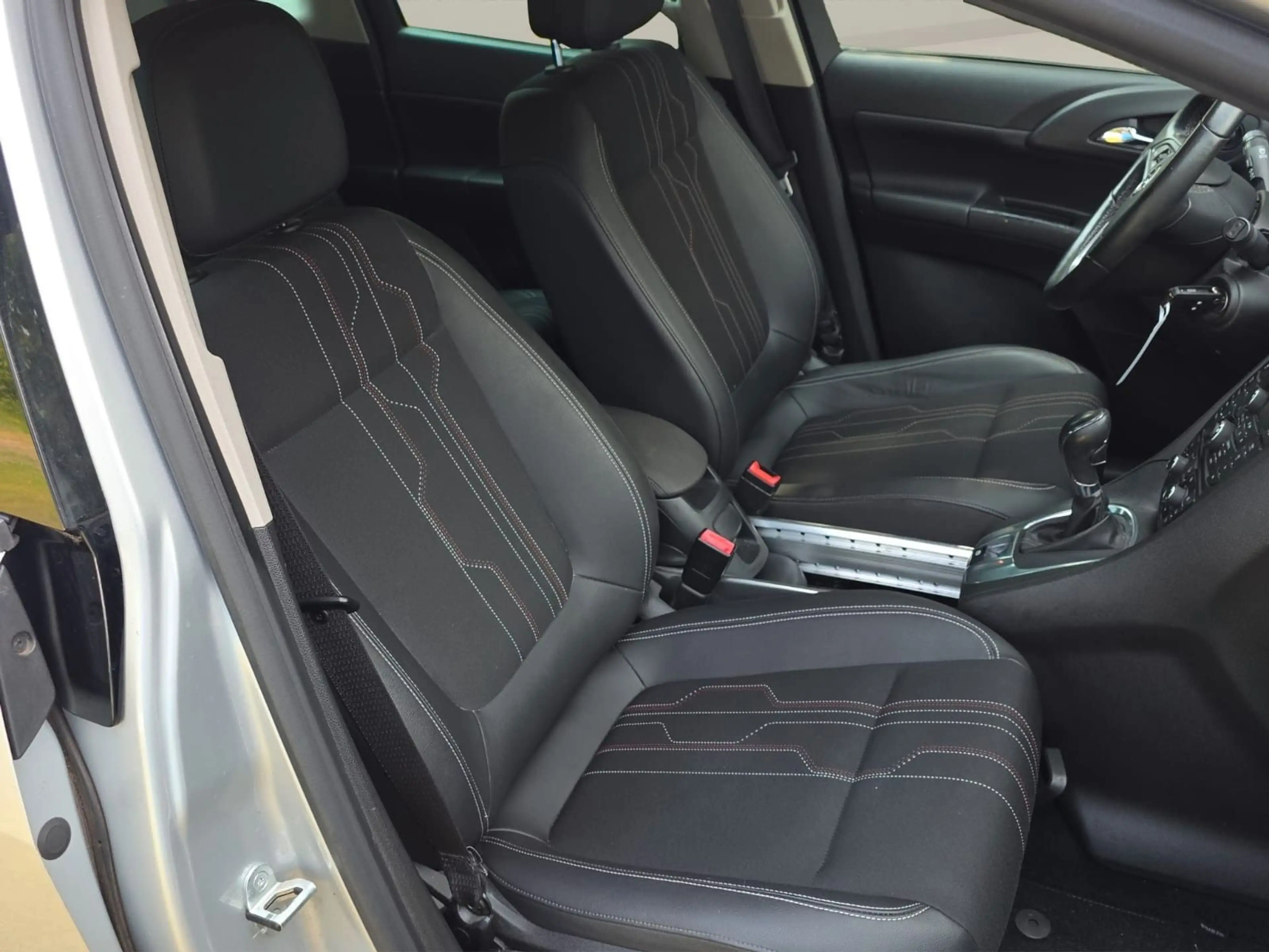 Opel Meriva B 1.4T*AUTOM*TÜV 04/28*SHZ*NAVI*FLEX FIX — photo 13
