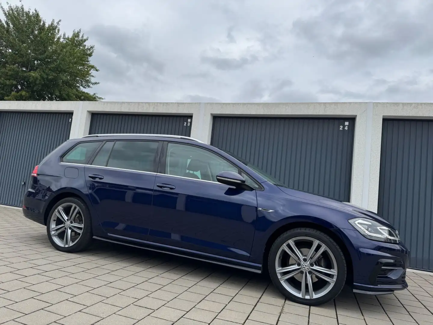Volkswagen Golf VII *1.Hand/R-Line/LED/Standheizung/Kamera* Blau - 2