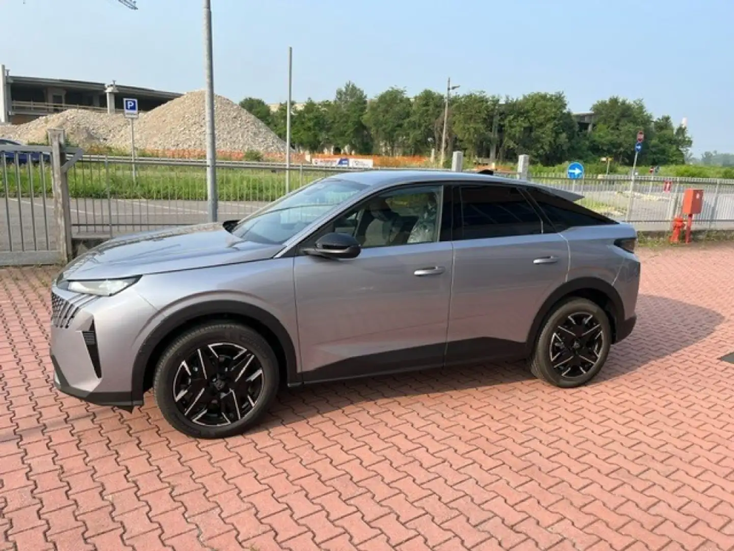 Peugeot 3008 Hybrid 136 e-DCS6 Allure PREZZO VERO Gris - 1