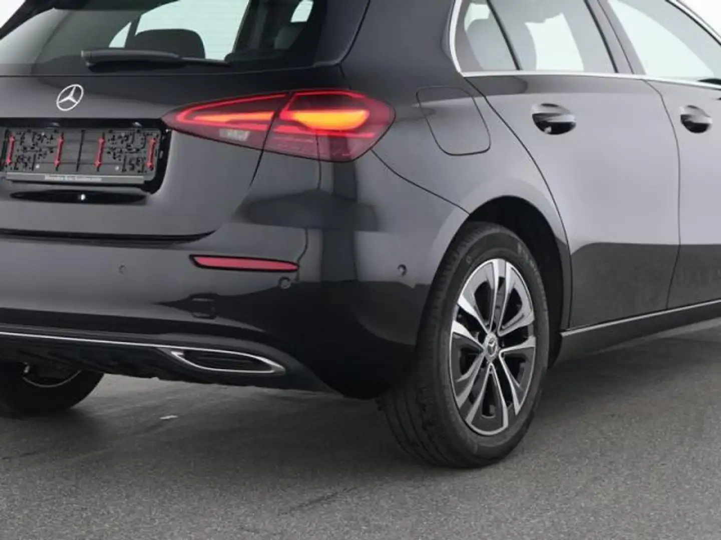 Mercedes-Benz A 250 e Automatic Sport PLUG-IN Nero - 2