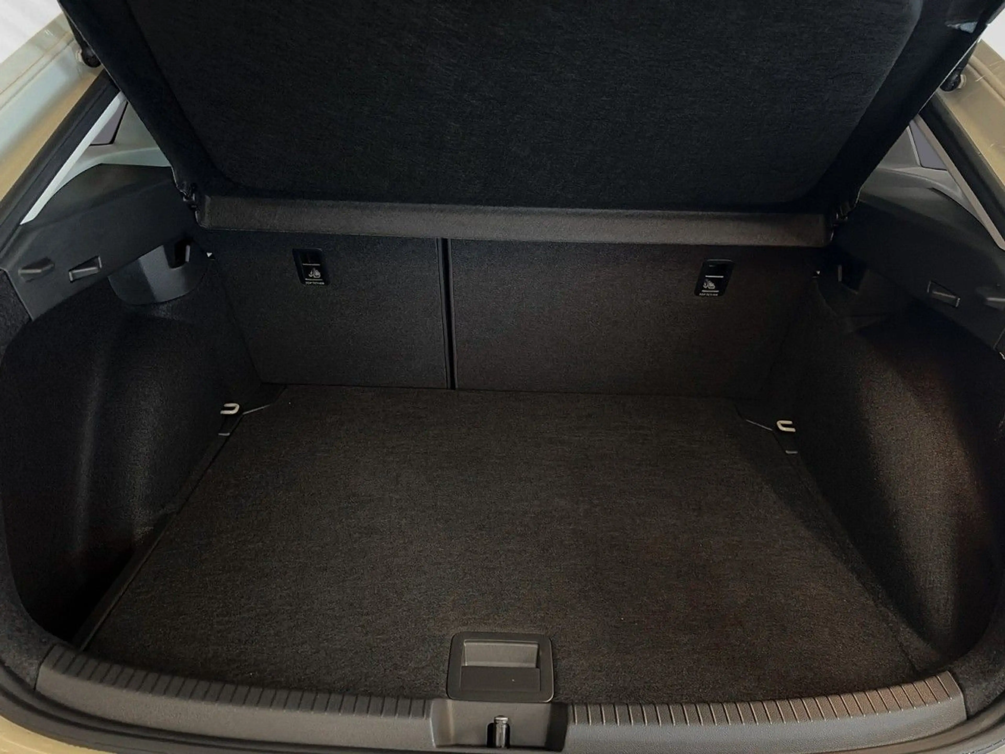 Volkswagen Taigo . — photo 11