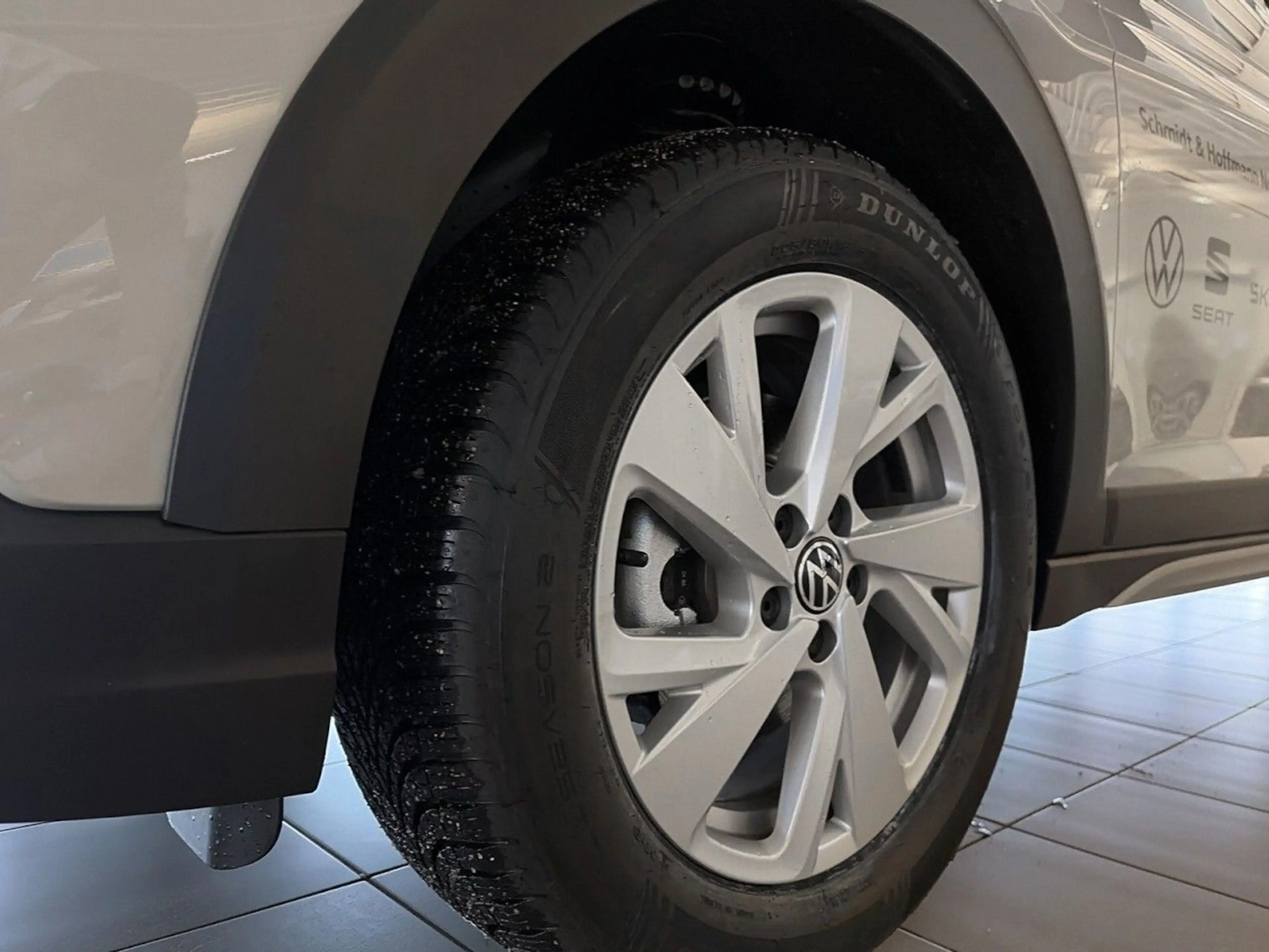 Volkswagen Taigo . — photo 7