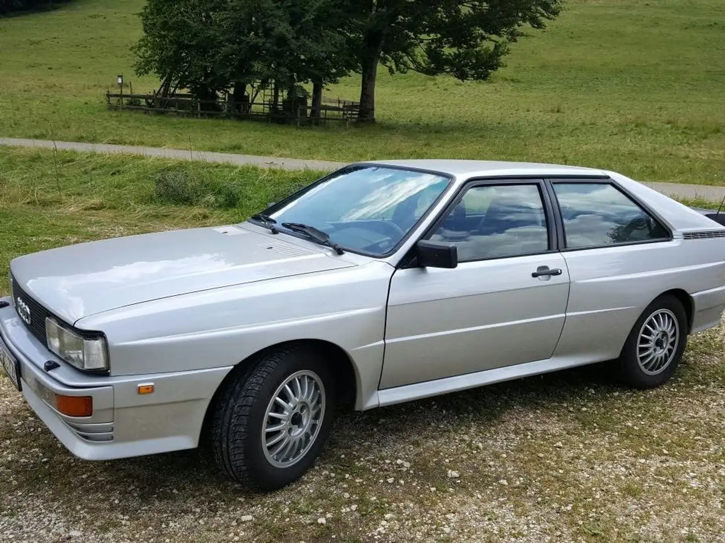 Audi 100 UR-QUATTRO srebrna - 1