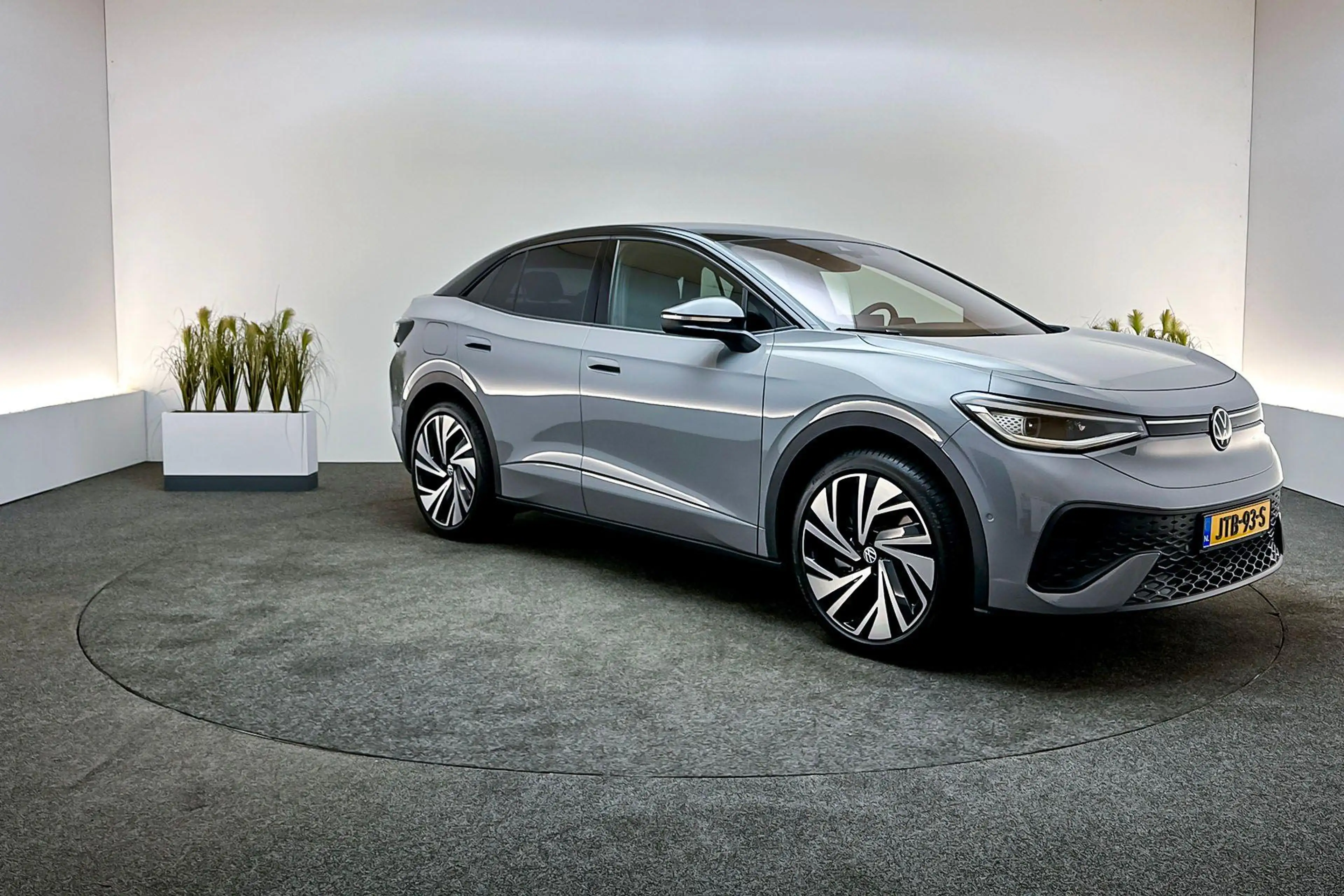 Volkswagen ID.5 Pro Business 286pk 77 kWh | 21" LM Velgen, Matrix — photo 5