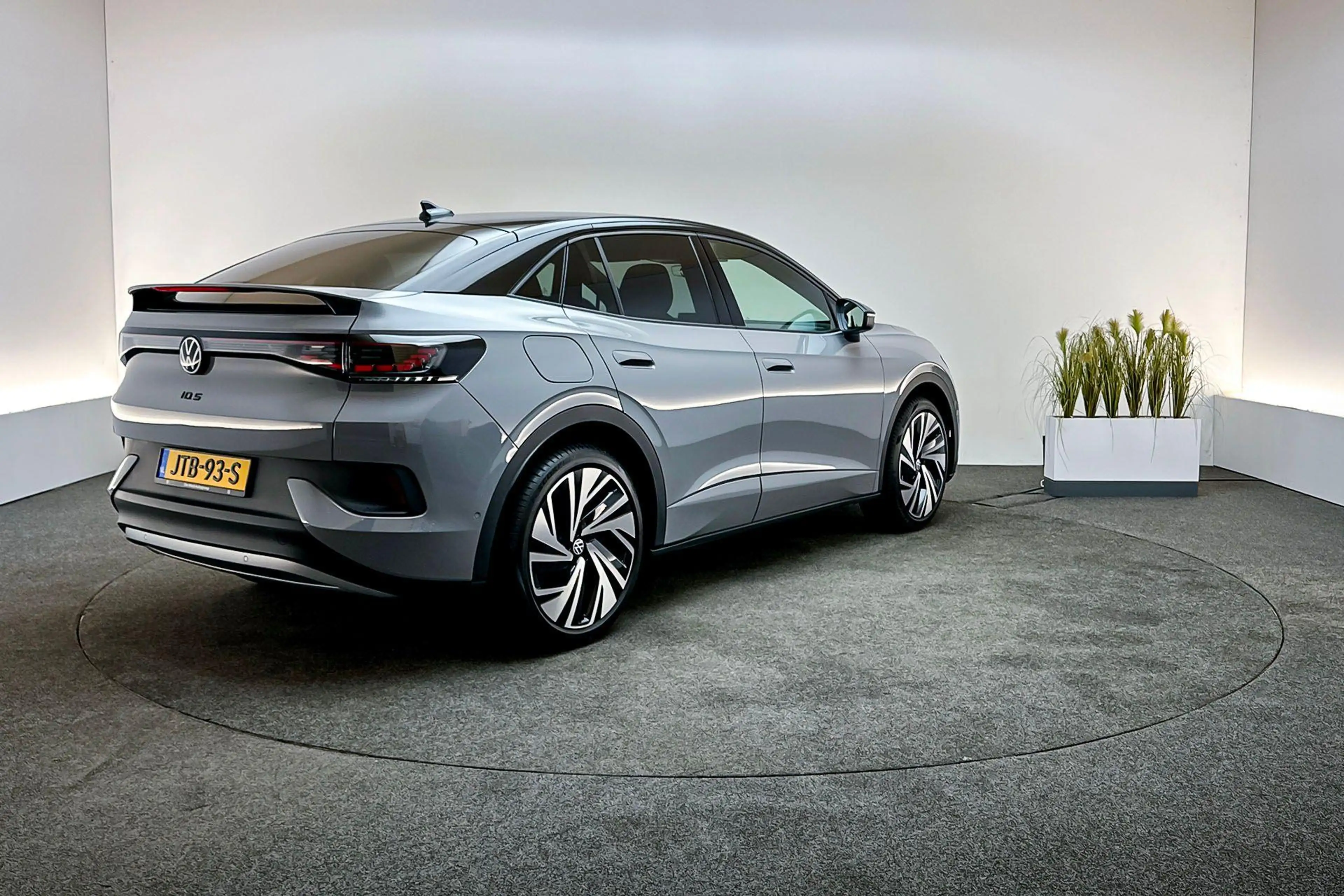 Volkswagen ID.5 Pro Business 286pk 77 kWh | 21" LM Velgen, Matrix — photo 3