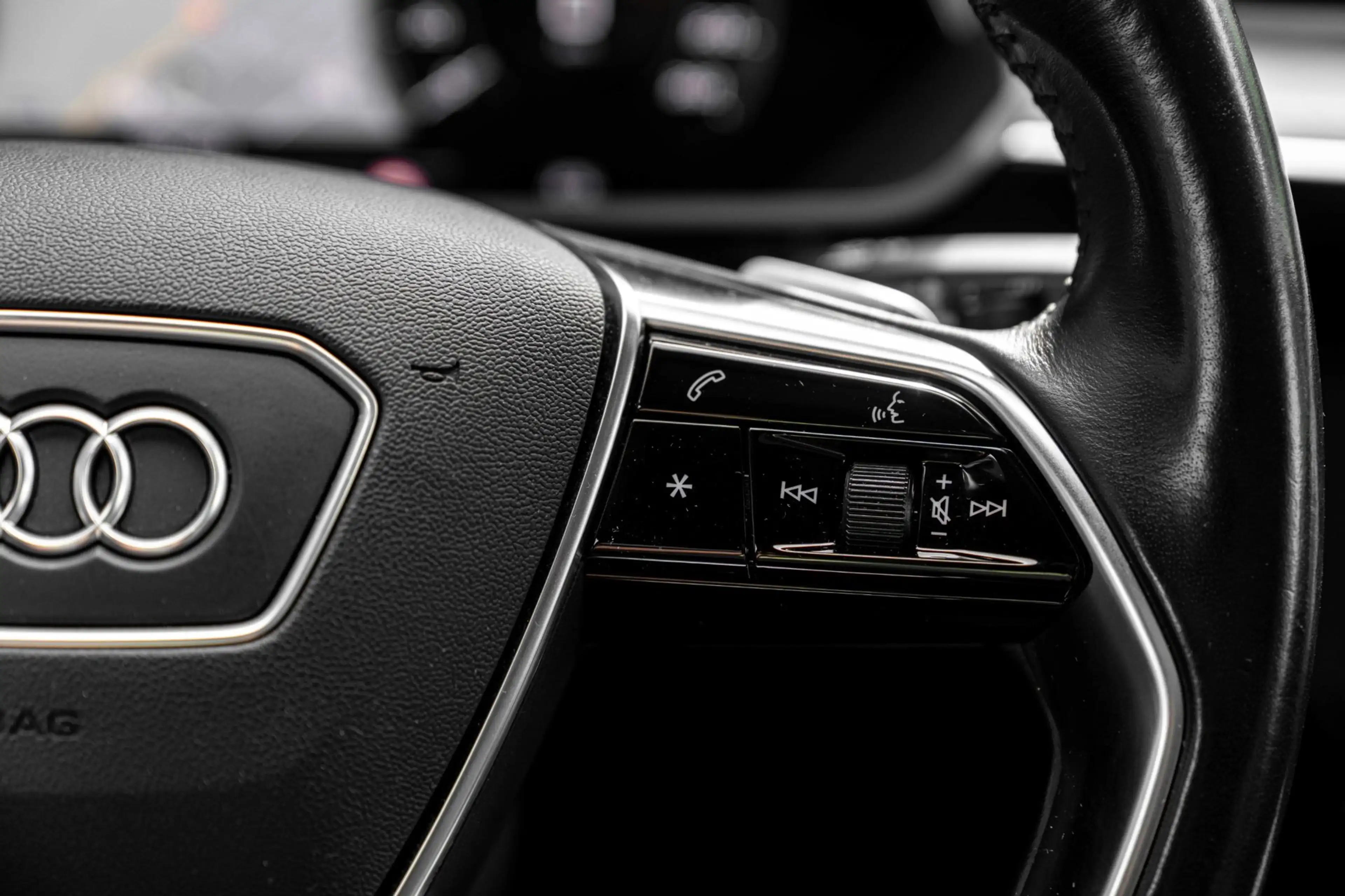 Audi e-tron E-tron 50 Quattro Launch Edition Plus 71 kWh Pano — photo 33