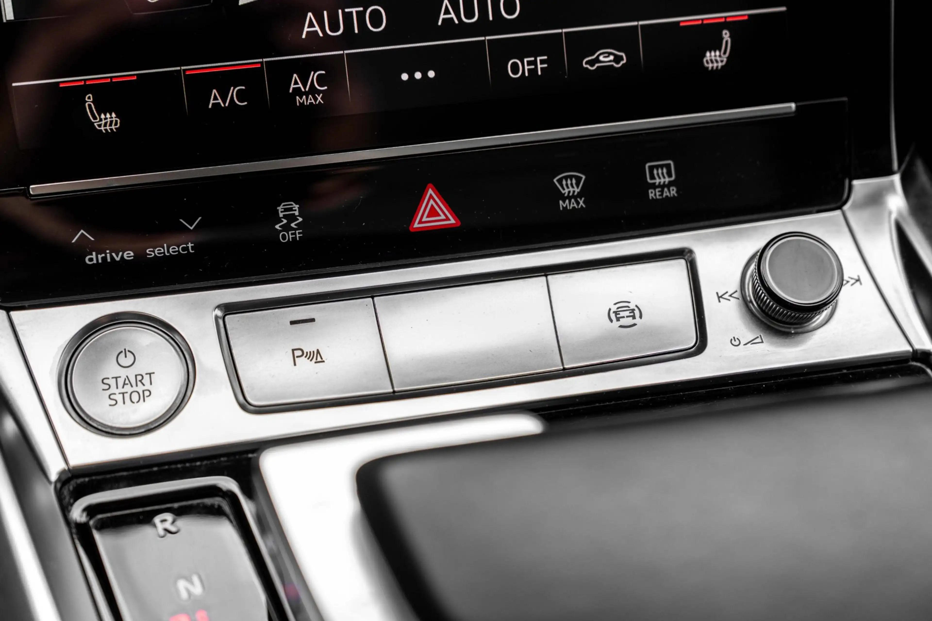 Audi e-tron E-tron 50 Quattro Launch Edition Plus 71 kWh Pano — photo 30