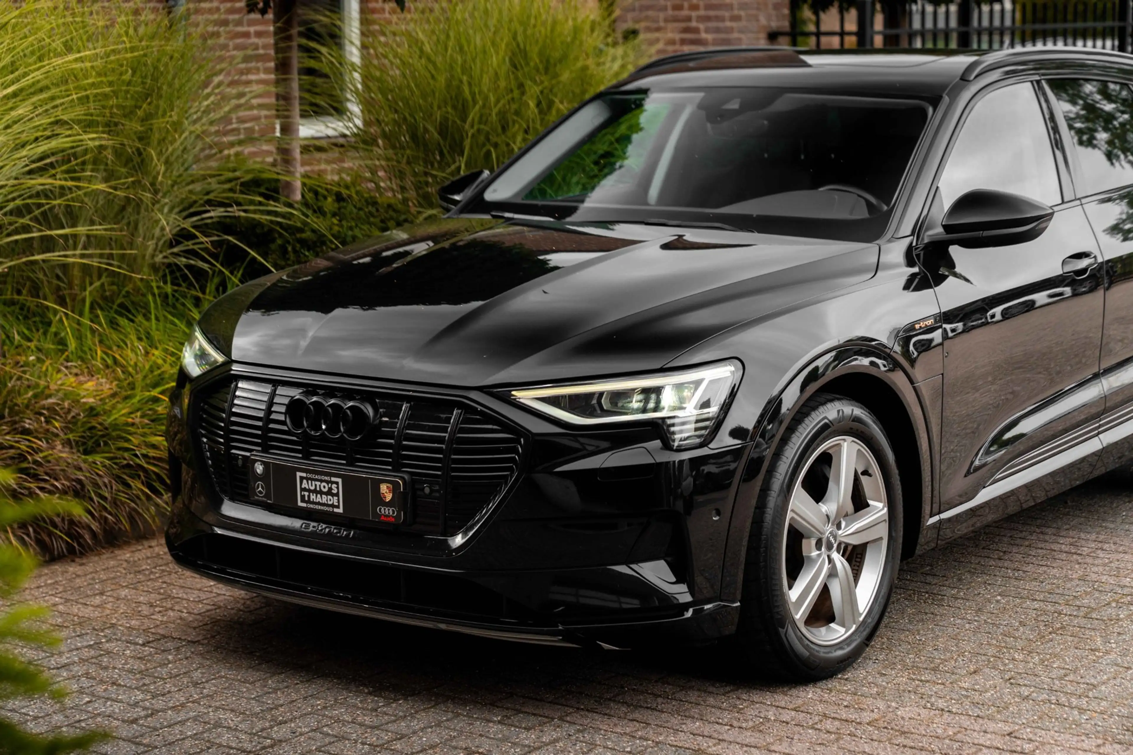Audi e-tron E-tron 50 Quattro Launch Edition Plus 71 kWh Pano — photo 8