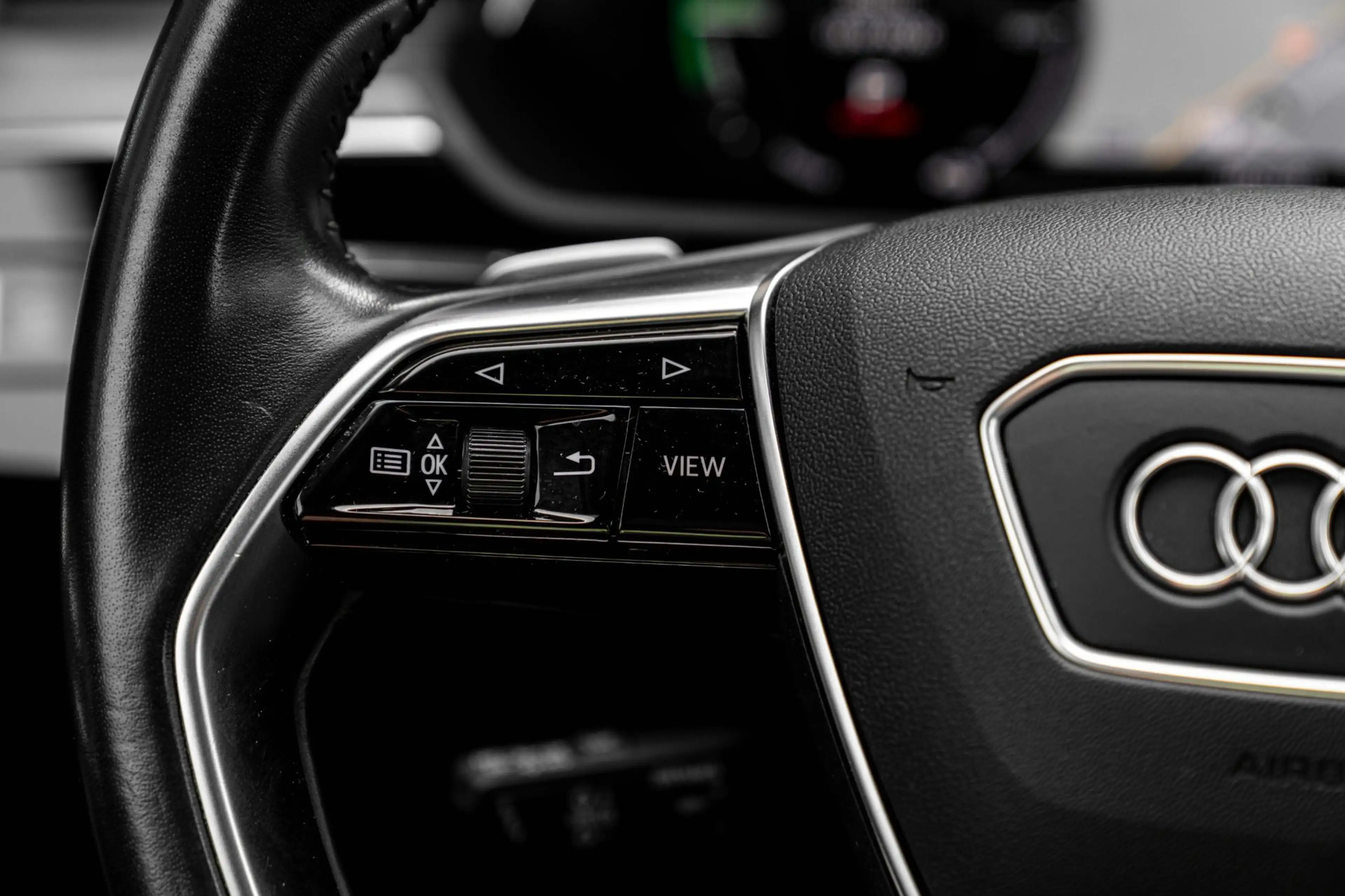 Audi e-tron E-tron 50 Quattro Launch Edition Plus 71 kWh Pano — photo 32