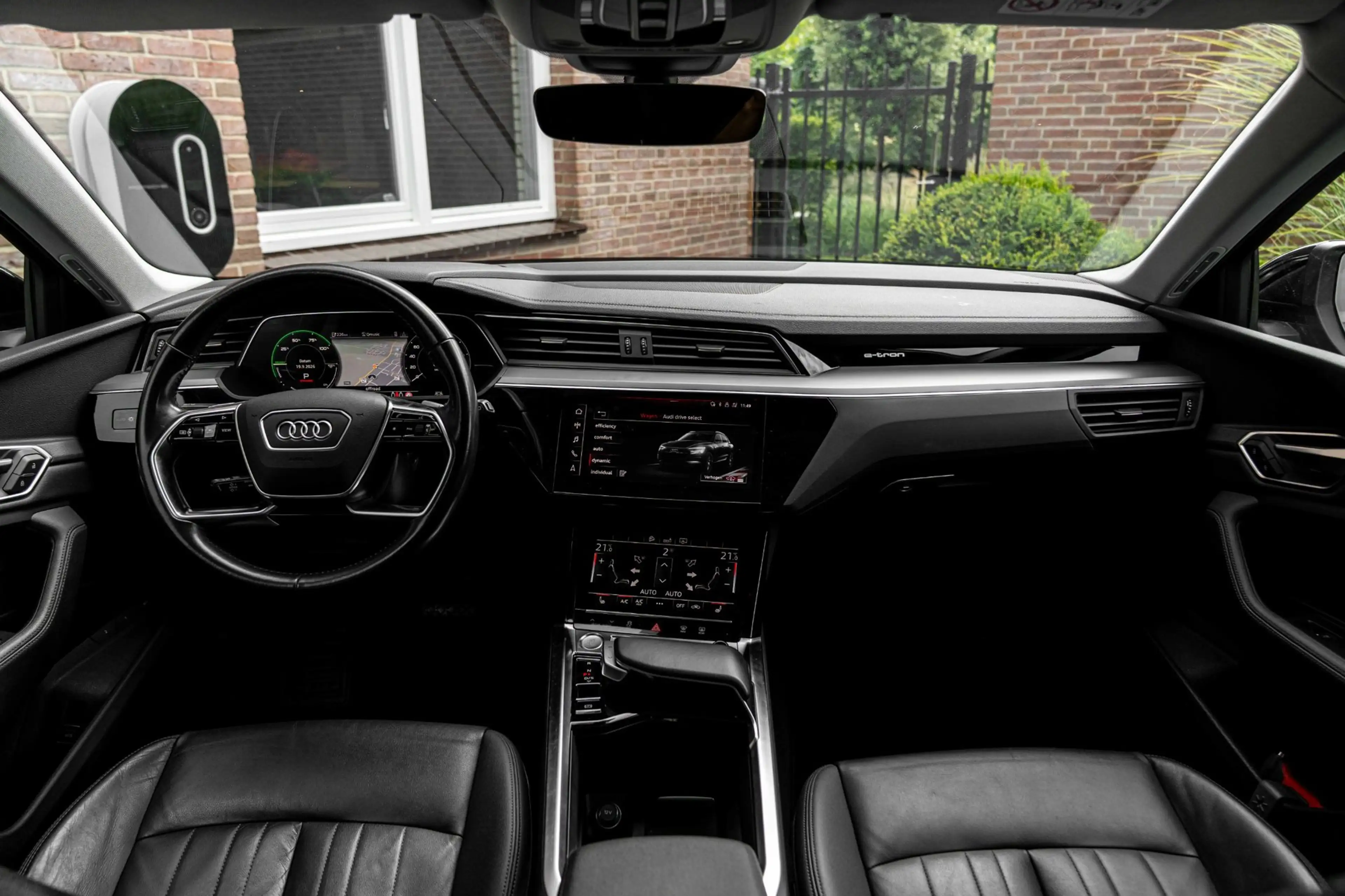 Audi e-tron E-tron 50 Quattro Launch Edition Plus 71 kWh Pano — photo 20
