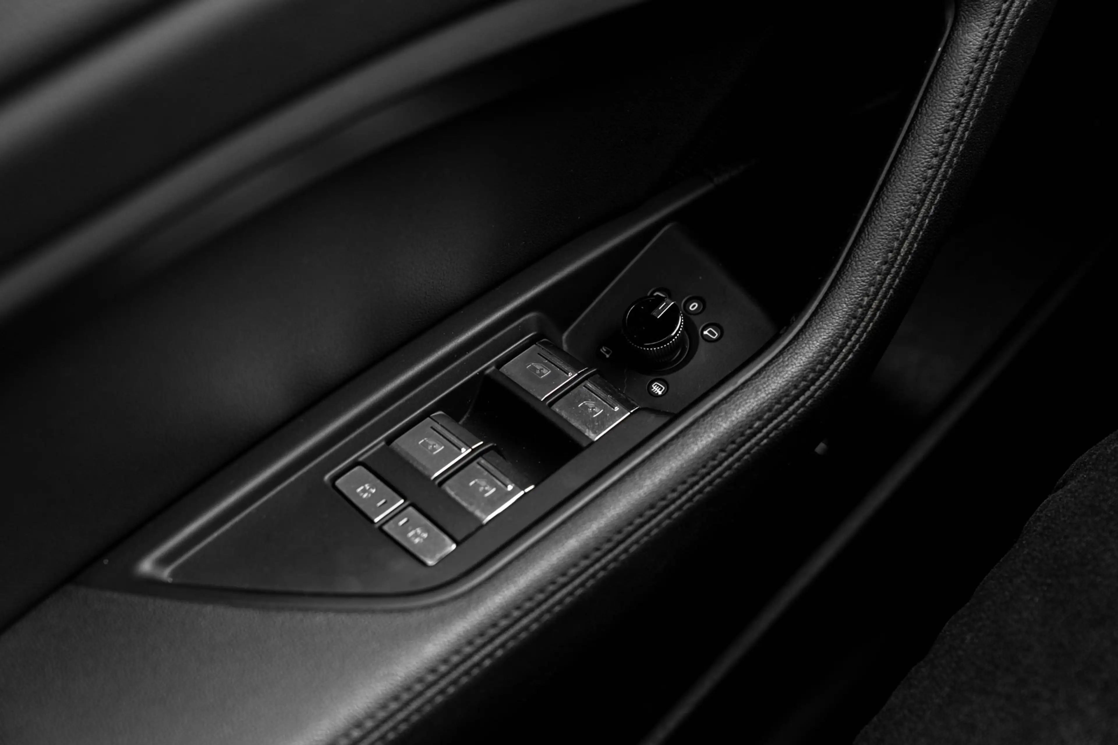 Audi e-tron E-tron 50 Quattro Launch Edition Plus 71 kWh Pano — photo 48