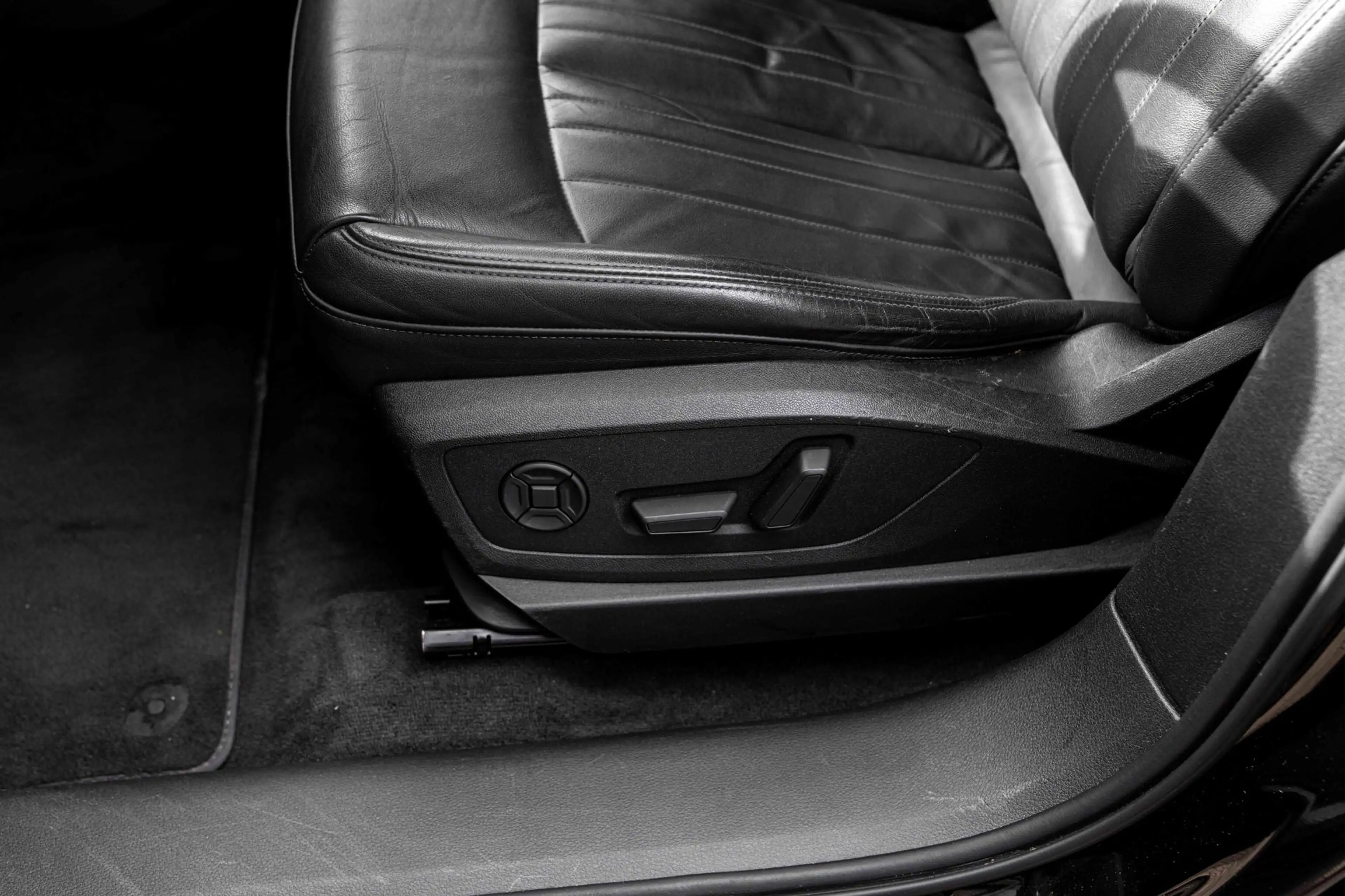Audi e-tron E-tron 50 Quattro Launch Edition Plus 71 kWh Pano — photo 13
