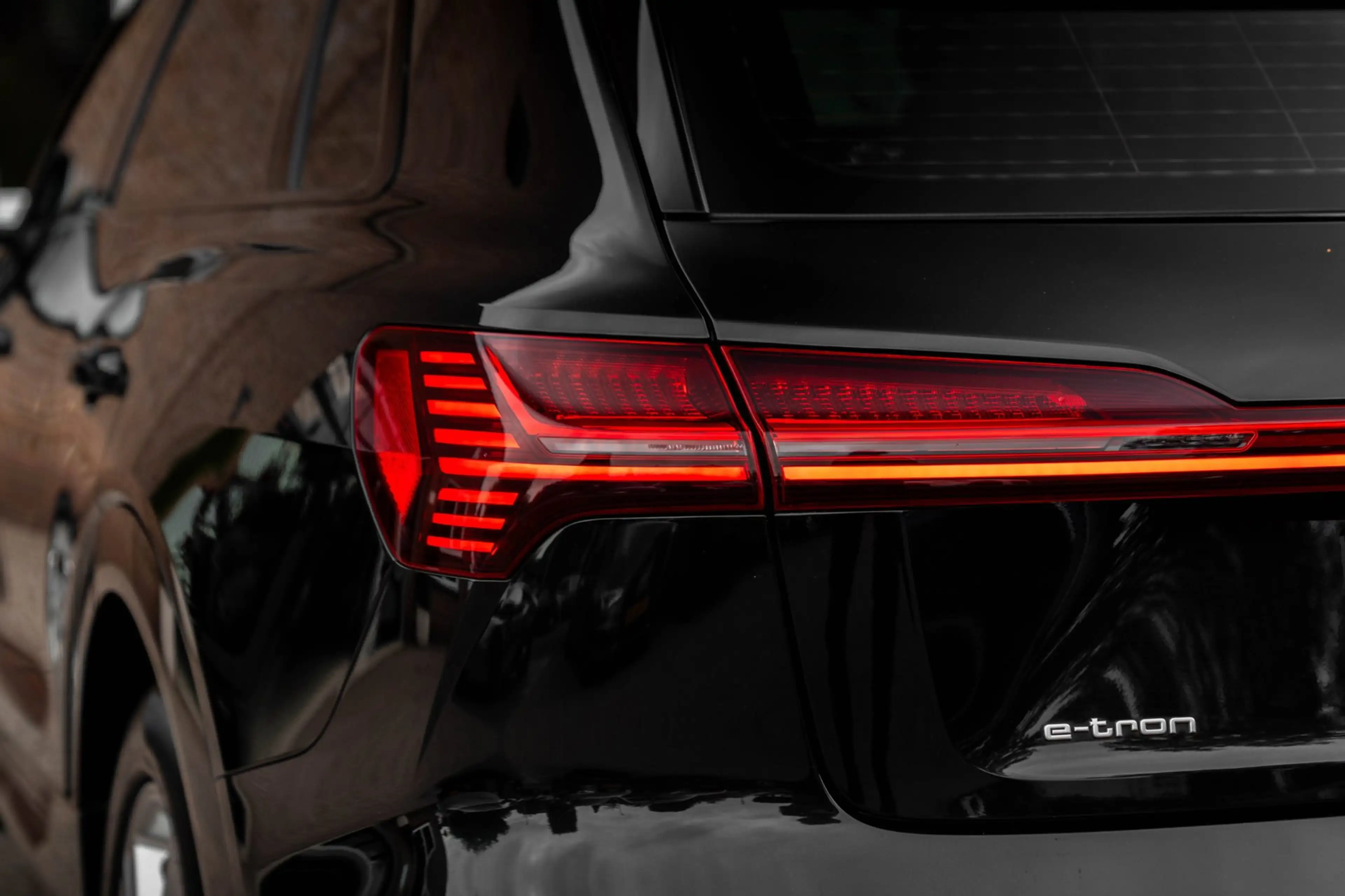 Audi e-tron E-tron 50 Quattro Launch Edition Plus 71 kWh Pano — photo 46