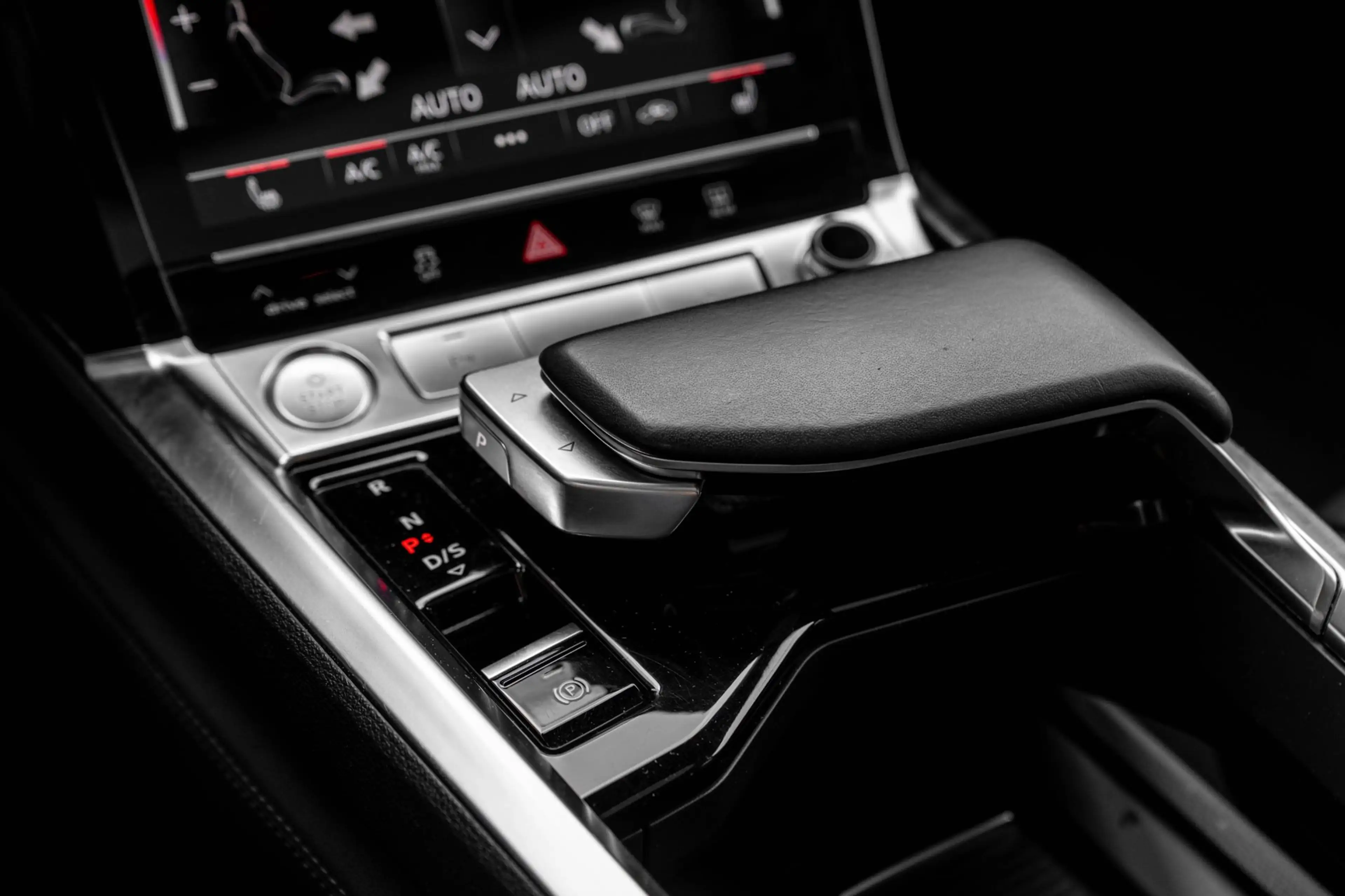 Audi e-tron E-tron 50 Quattro Launch Edition Plus 71 kWh Pano — photo 29