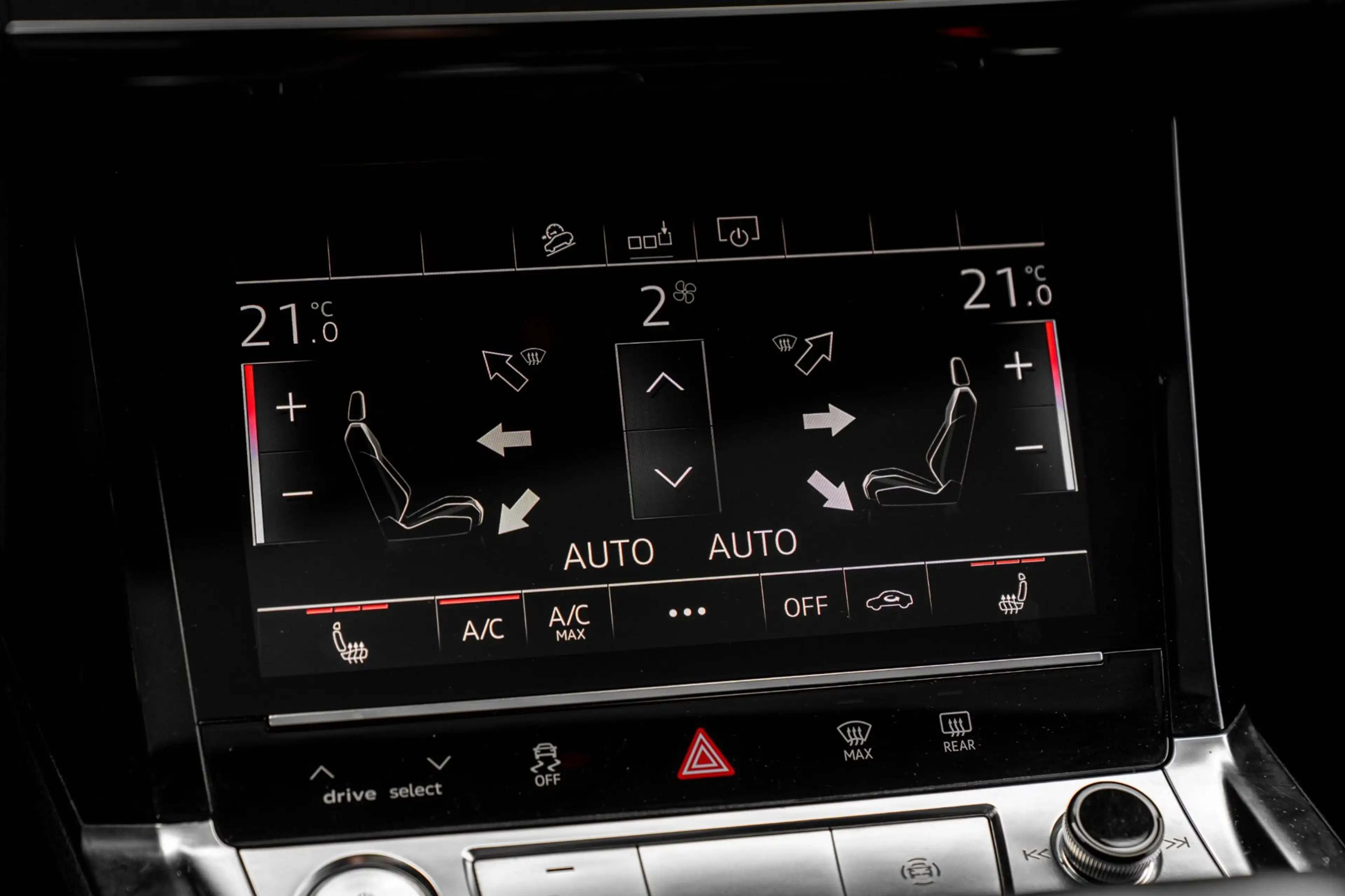 Audi e-tron E-tron 50 Quattro Launch Edition Plus 71 kWh Pano — photo 27