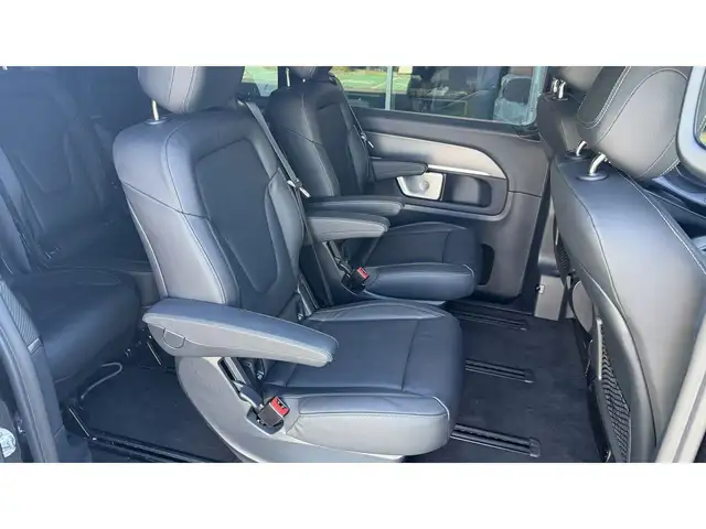 Mercedes-Benz V-Class view 8