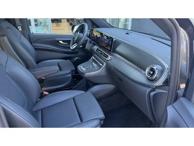 Mercedes-Benz V-Class view 10