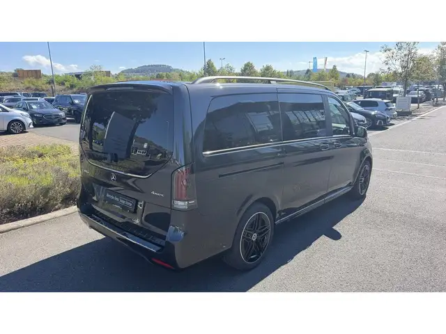 Mercedes-Benz V-Class view 5